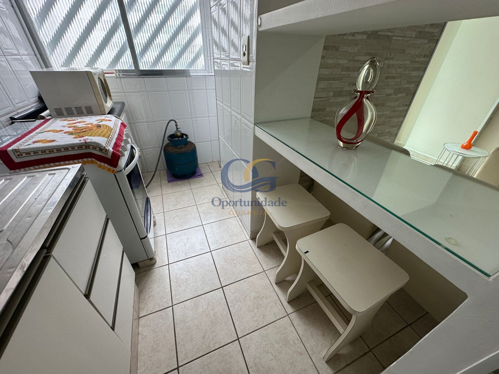 Apartamento na Praia das Pitangueiras, Guarujá - SP