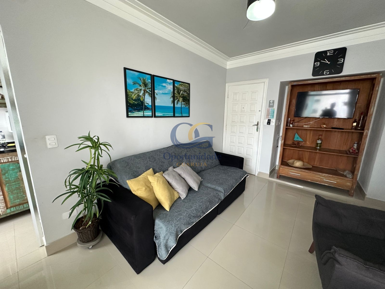 Apartamento na Praia das Pitangueiras, Guarujá - SP