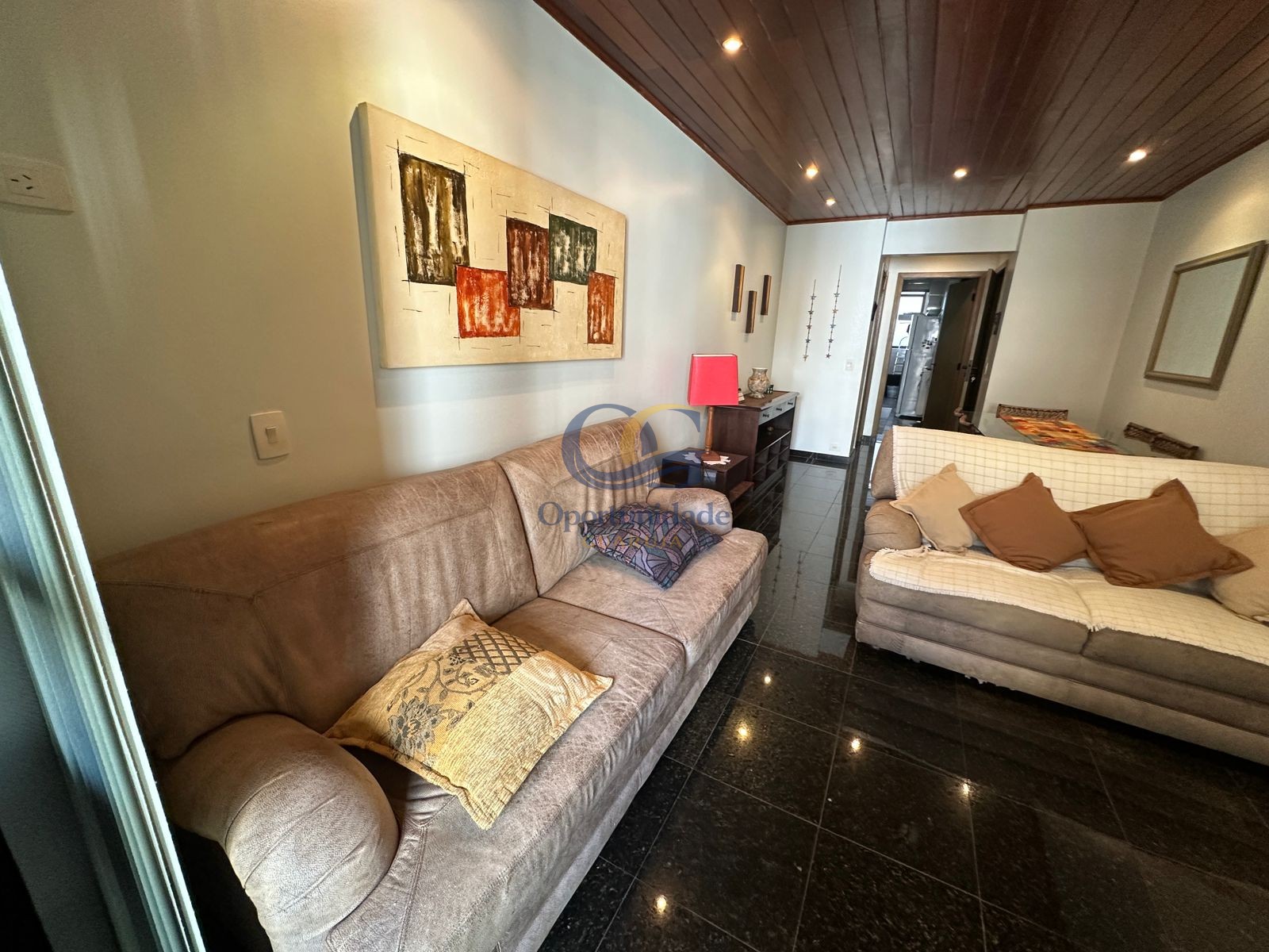 Apartamento na Praia das Pitangueiras, Guarujá - SP