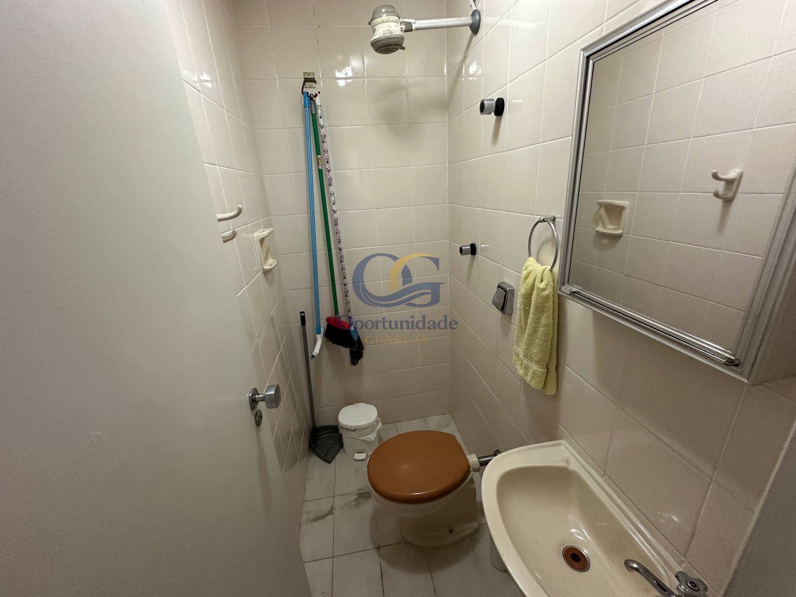 Apartamento na Praia das Pitangueiras, Guarujá - SP