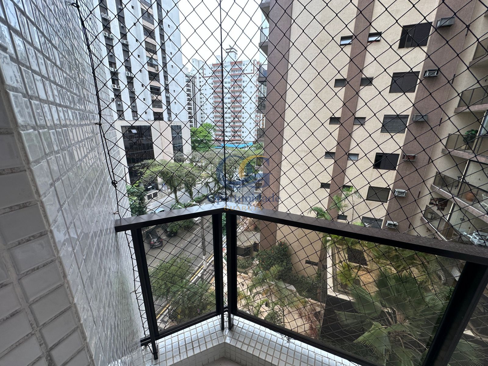 Apartamento na Praia das Pitangueiras, Guarujá - SP