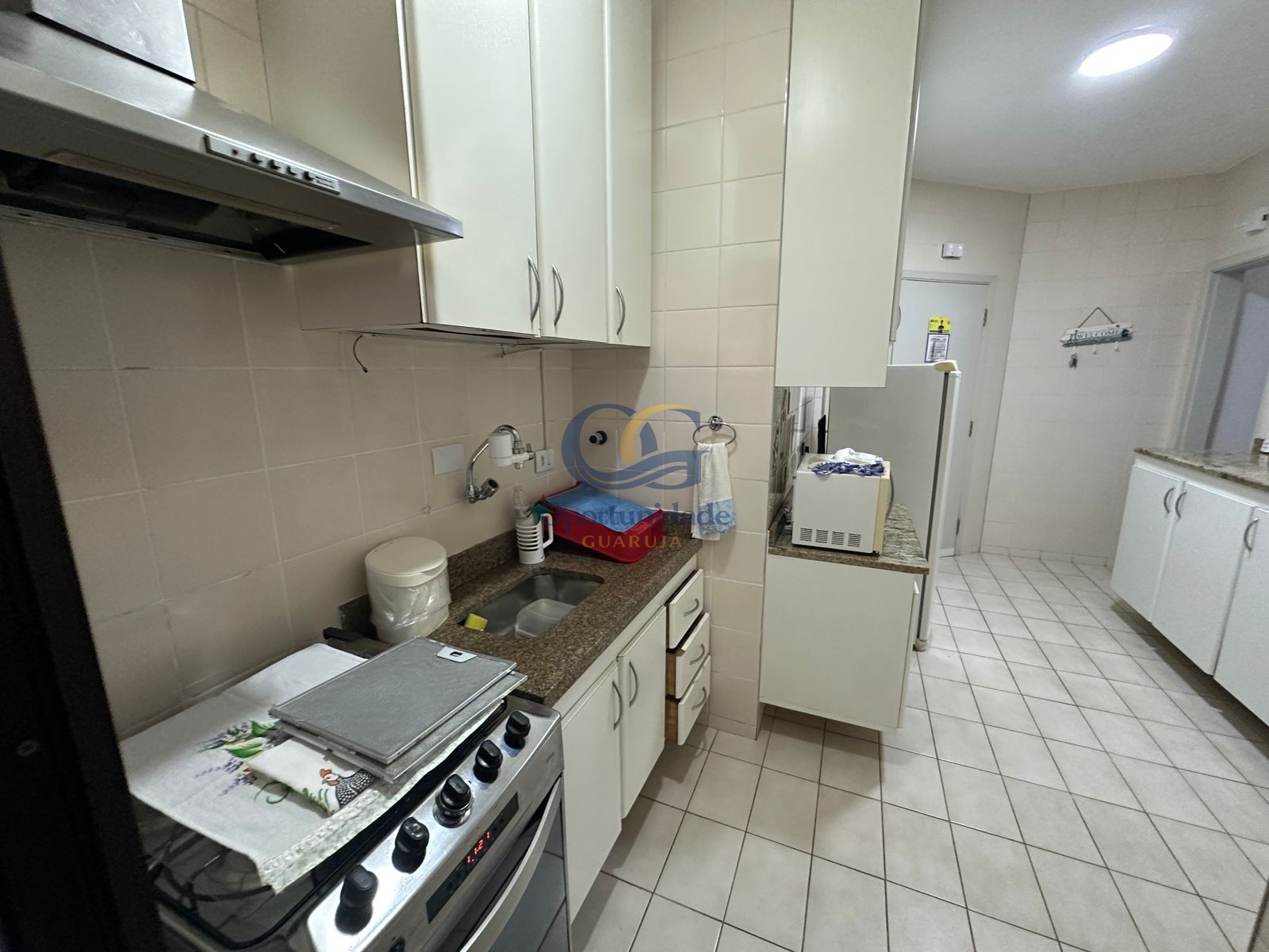 Apartamento na Praia das Pitangueiras, Guarujá - SP