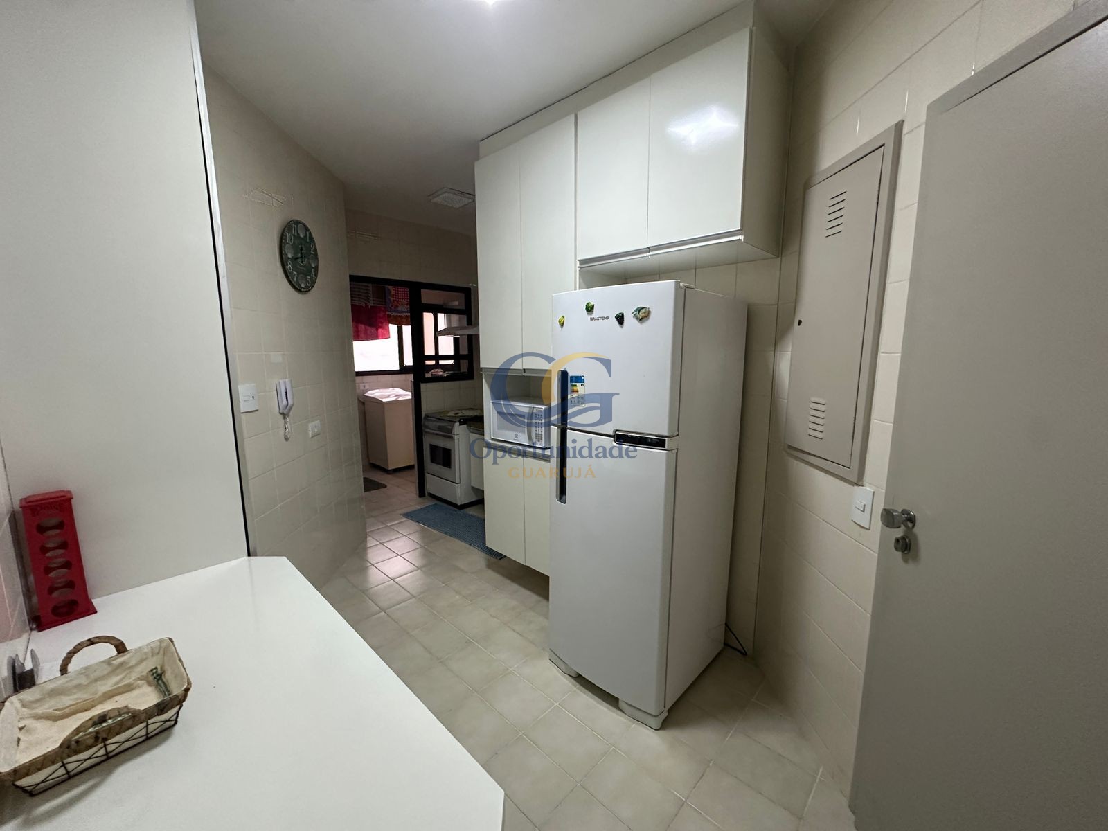 Apartamento na Praia das Pitangueiras, Guarujá - SP