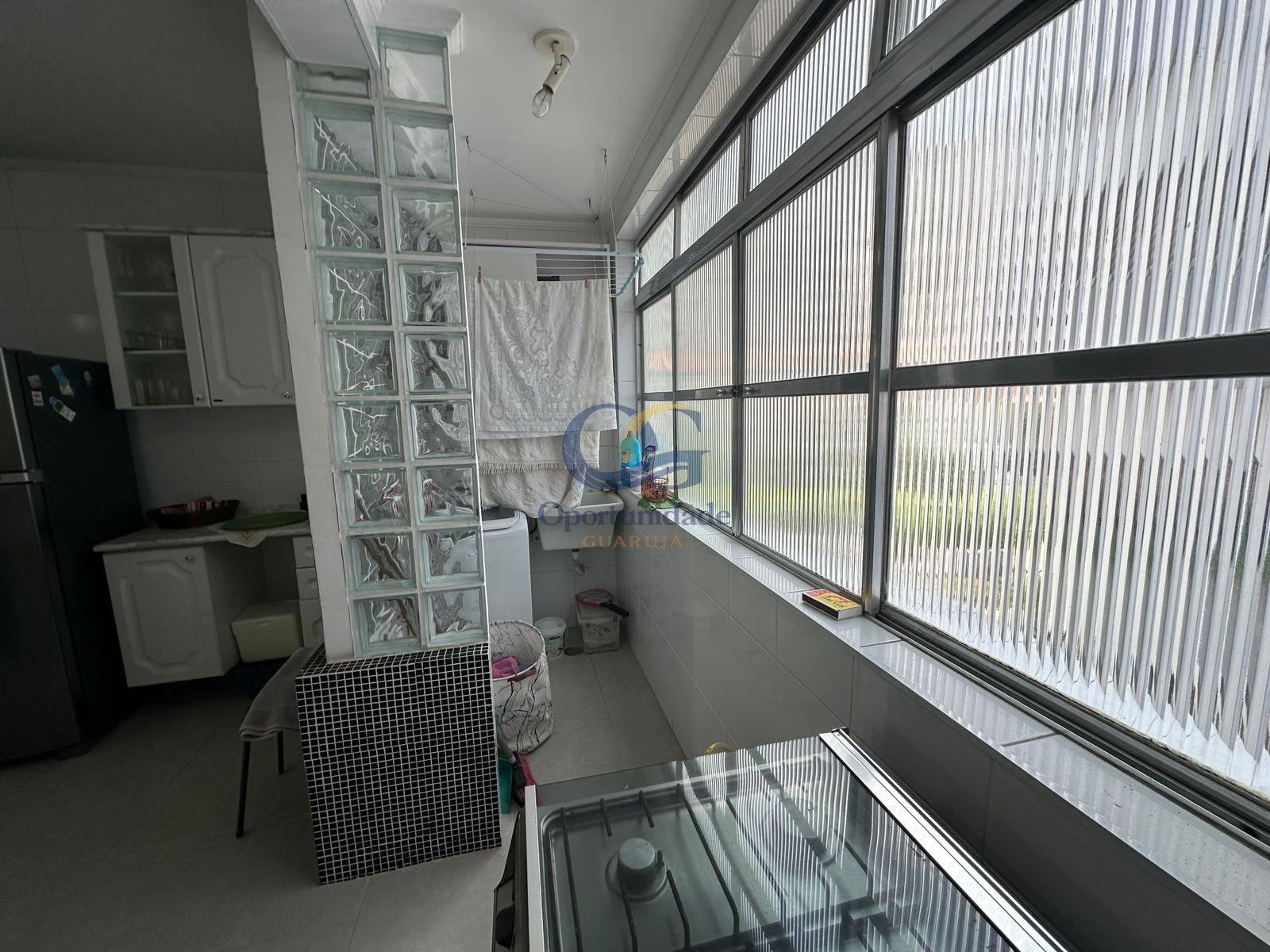 Apartamento na Praia das Pitangueiras, Guarujá - SP