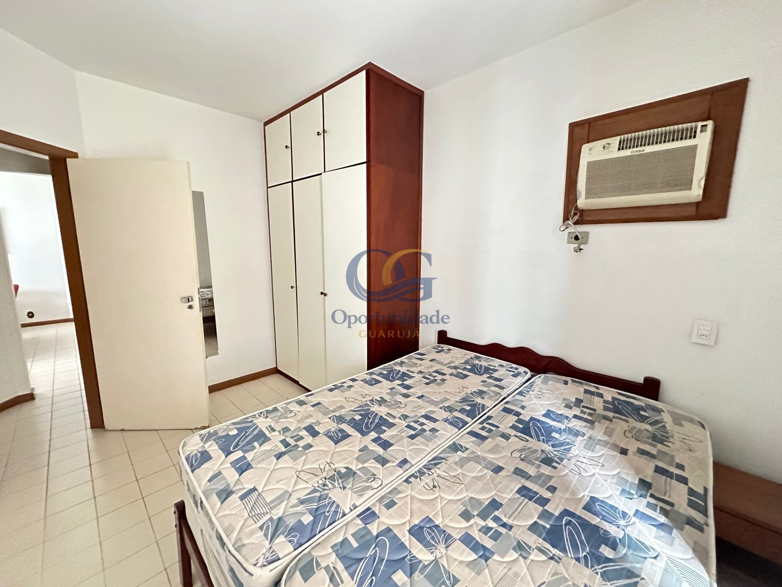 Apartamento na Praia das Pitangueiras, Guarujá - SP