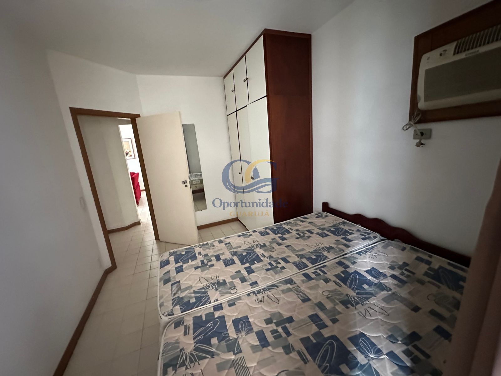 Apartamento na Praia das Pitangueiras, Guarujá - SP
