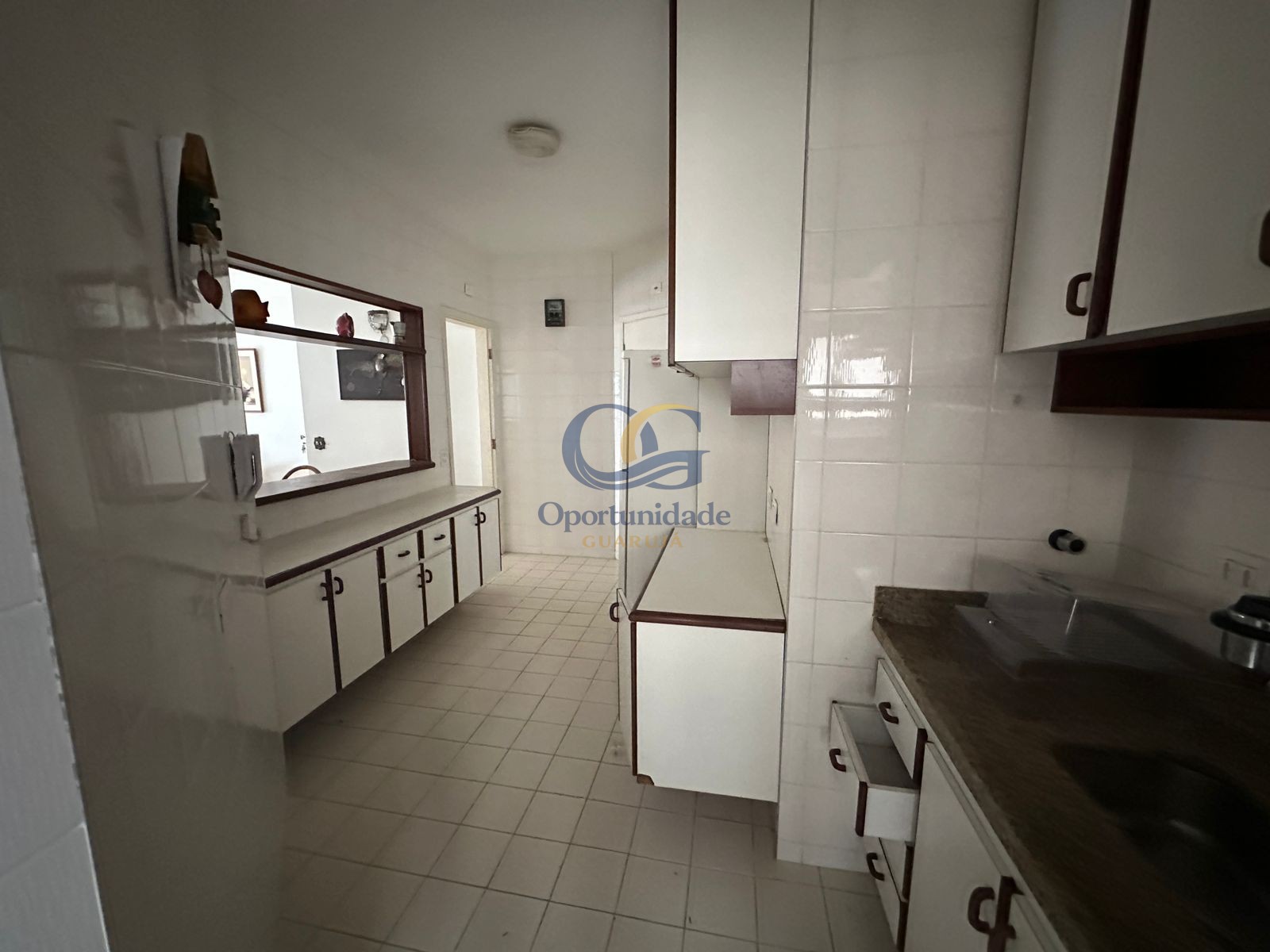 Apartamento na Praia das Pitangueiras, Guarujá - SP