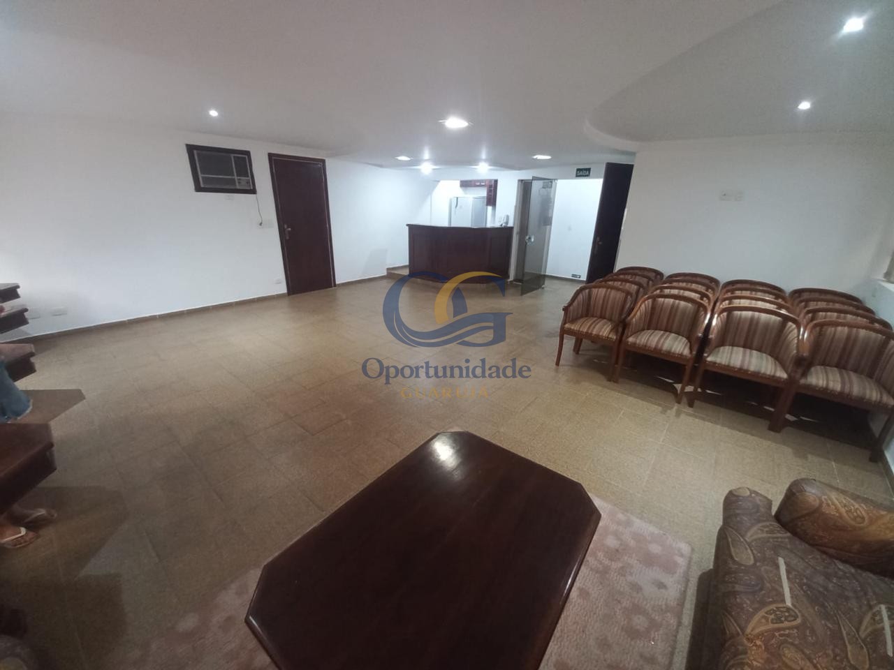 Apartamento na Praia das Pitangueiras, Guarujá - SP