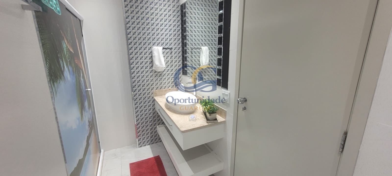 Apartamento na Praia das Pitangueiras, Guarujá - SP