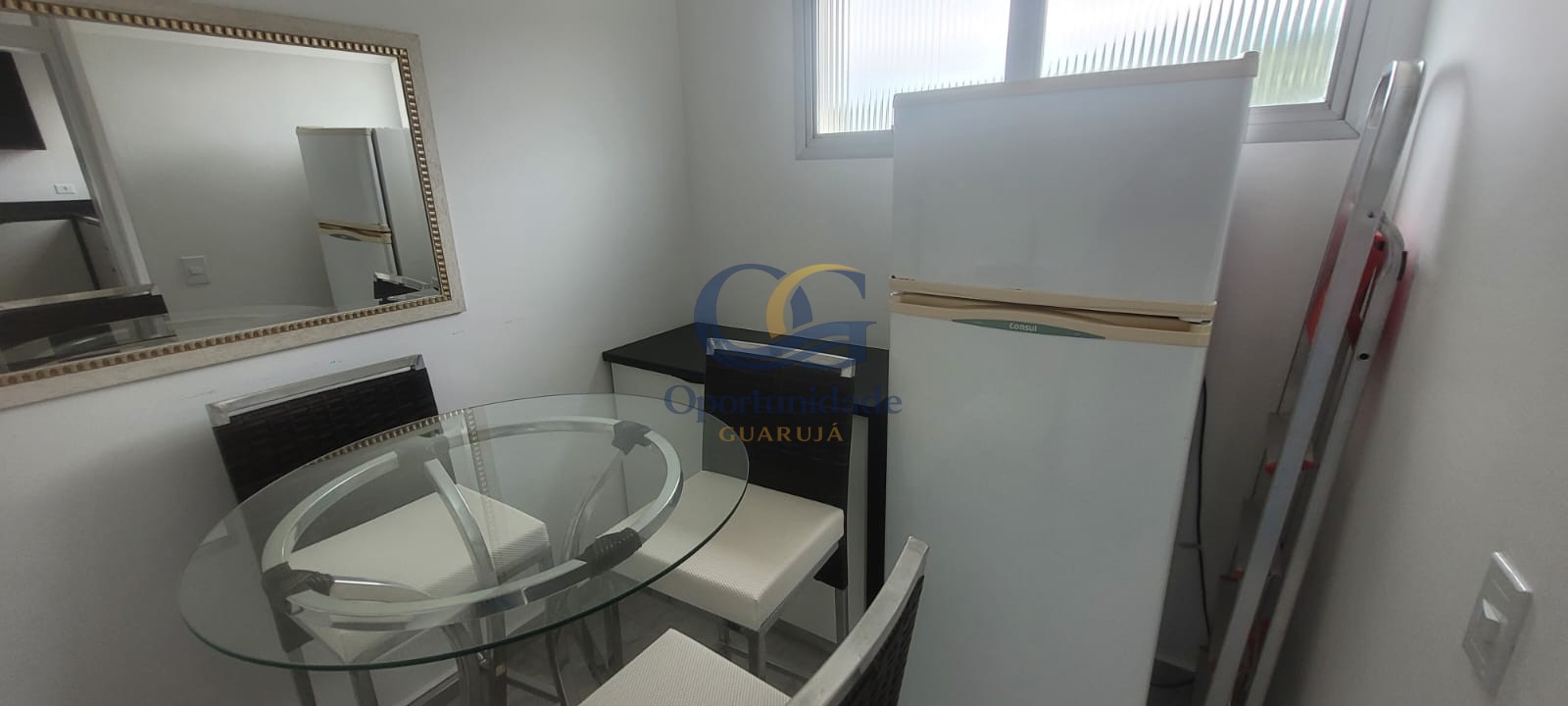Apartamento na Praia das Pitangueiras, Guarujá - SP