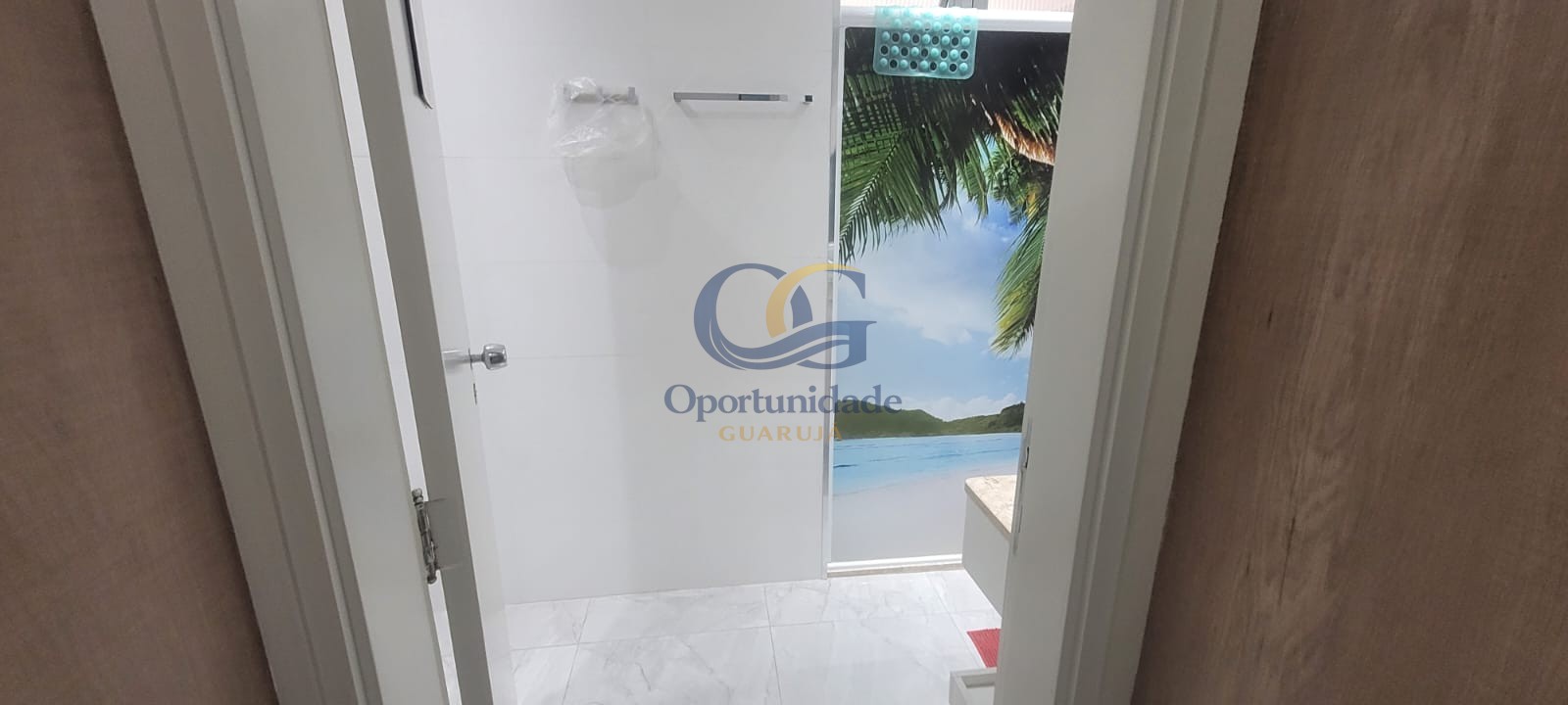 Apartamento na Praia das Pitangueiras, Guarujá - SP