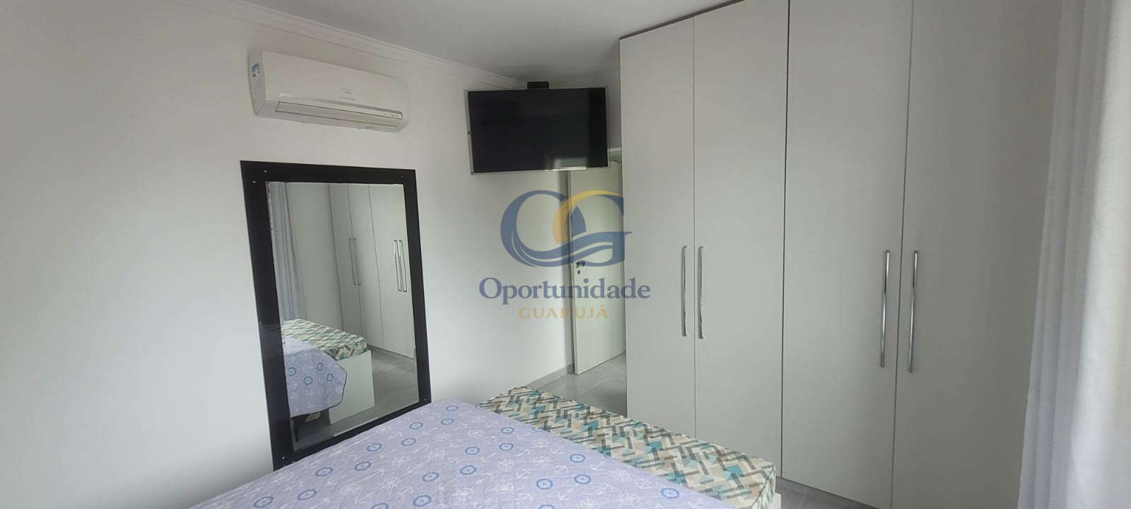 Apartamento na Praia das Pitangueiras, Guarujá - SP