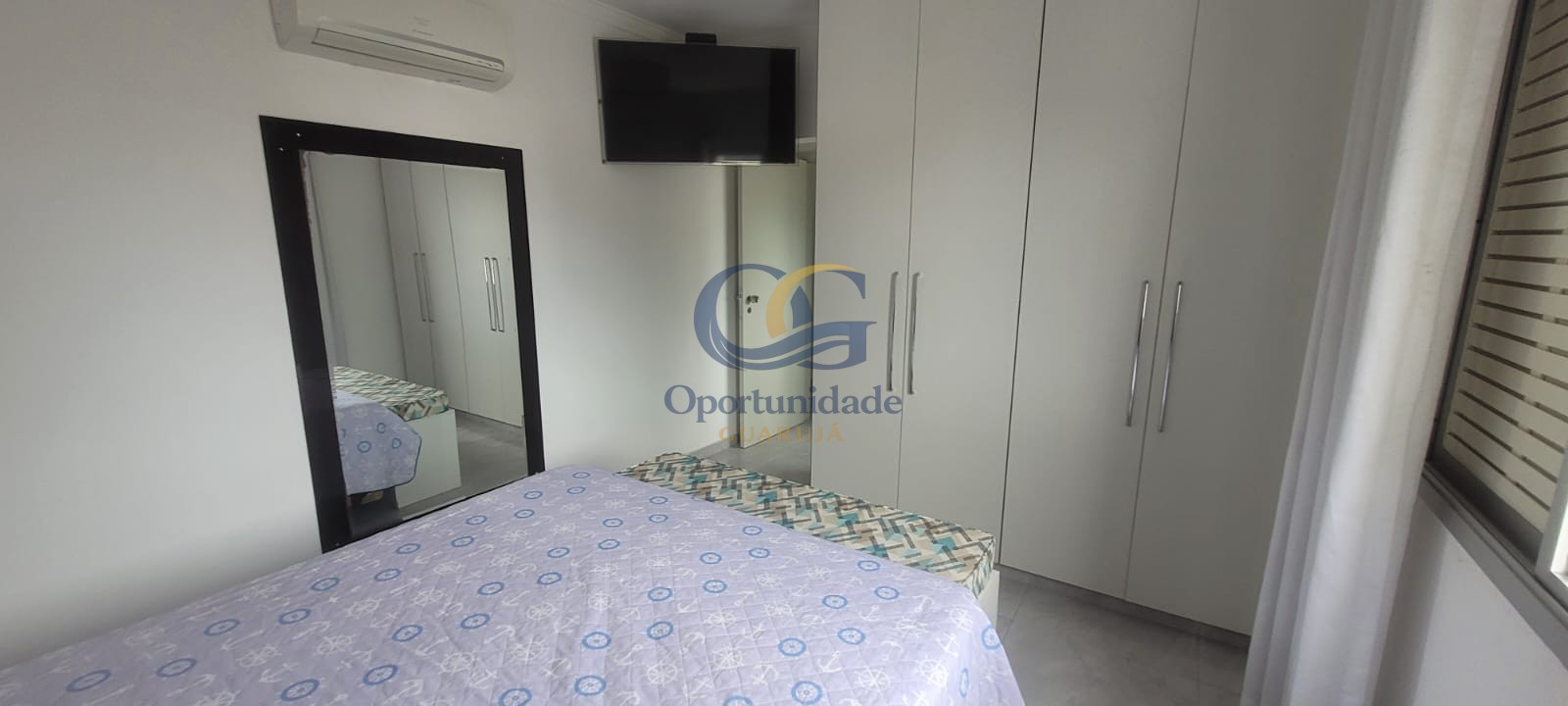 Apartamento na Praia das Pitangueiras, Guarujá - SP