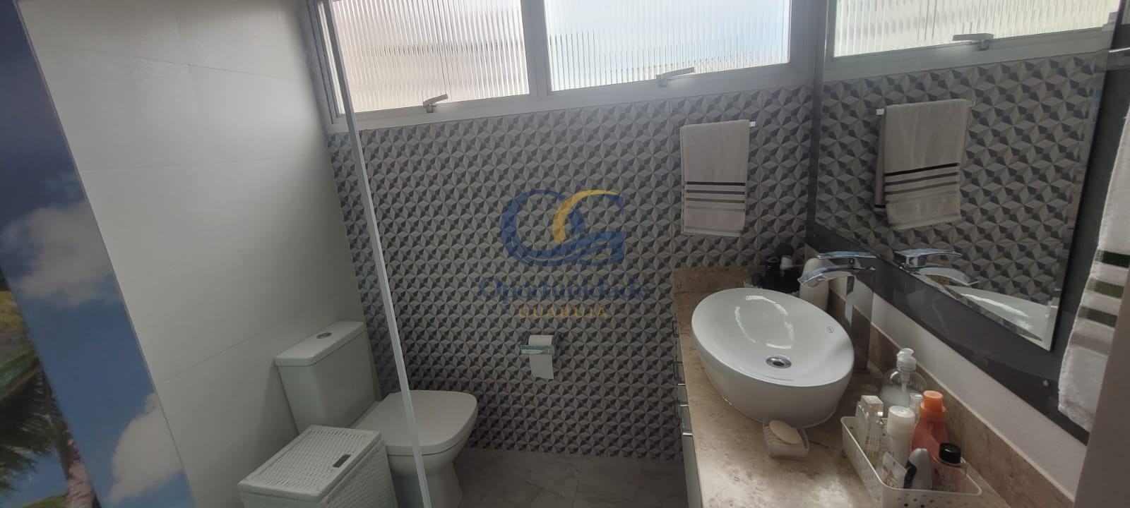 Apartamento na Praia das Pitangueiras, Guarujá - SP