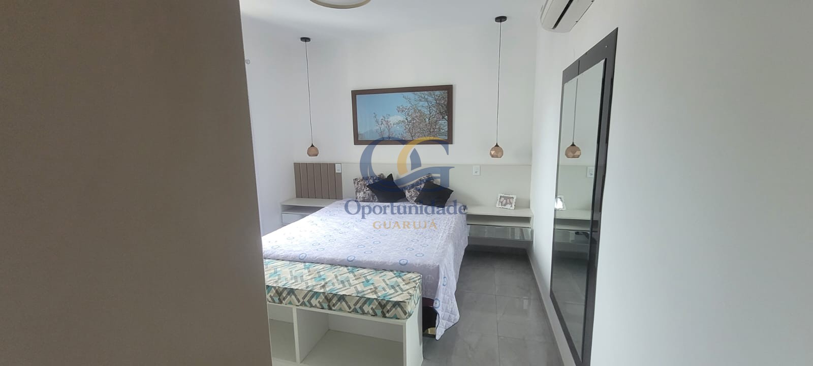 Apartamento na Praia das Pitangueiras, Guarujá - SP