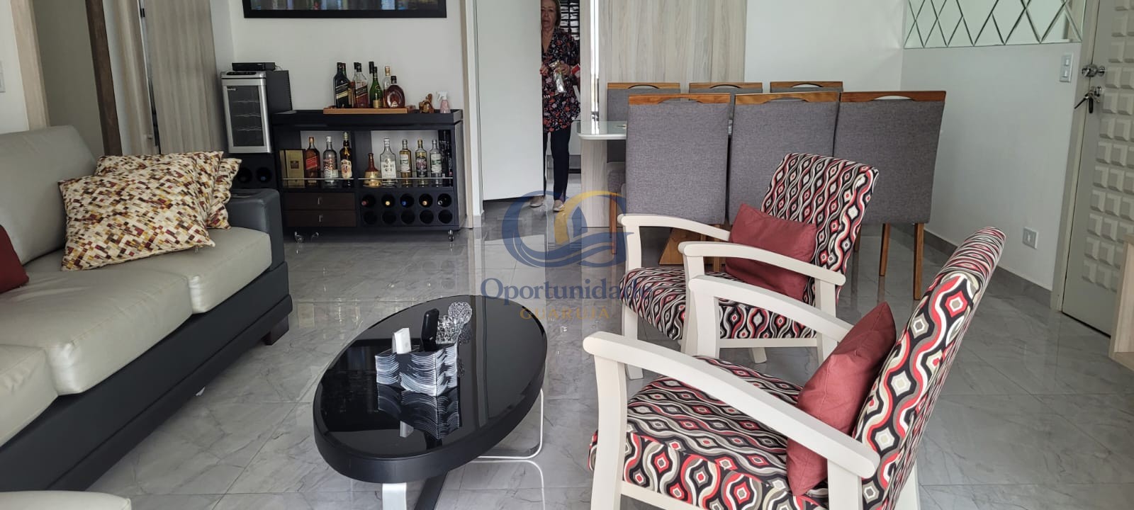 Apartamento na Praia das Pitangueiras, Guarujá - SP