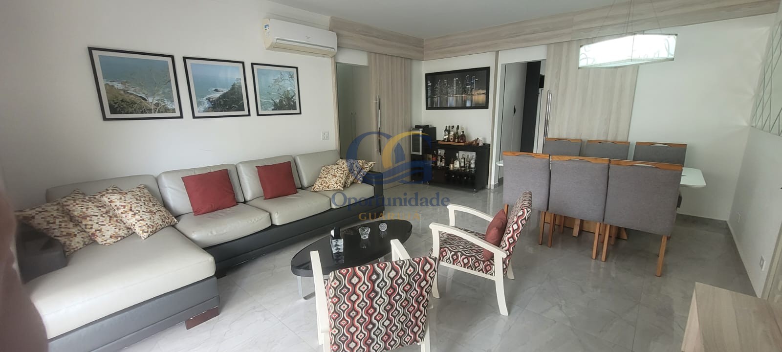 Apartamento na Praia das Pitangueiras, Guarujá - SP