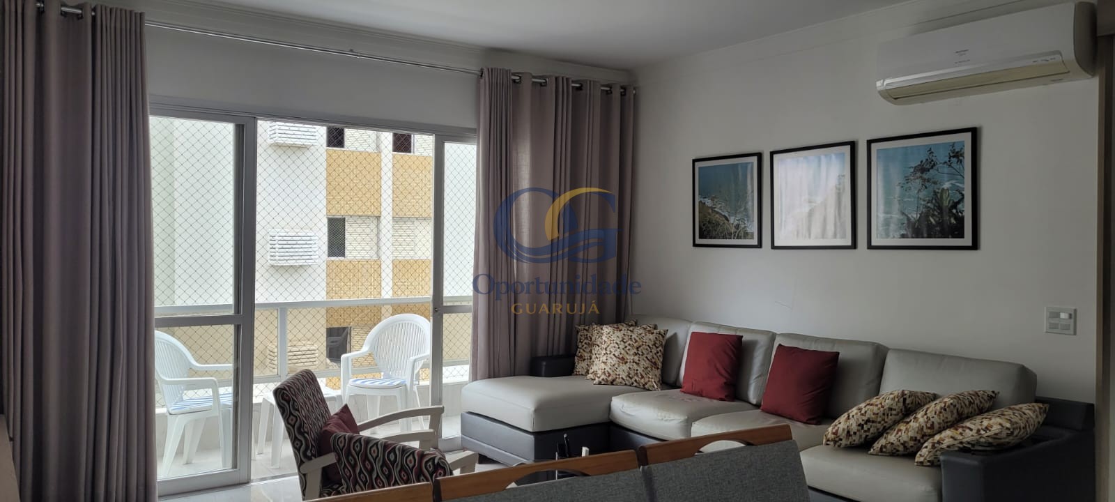Apartamento na Praia das Pitangueiras, Guarujá - SP