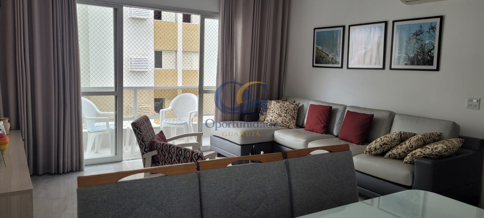 Apartamento na Praia das Pitangueiras, Guarujá - SP