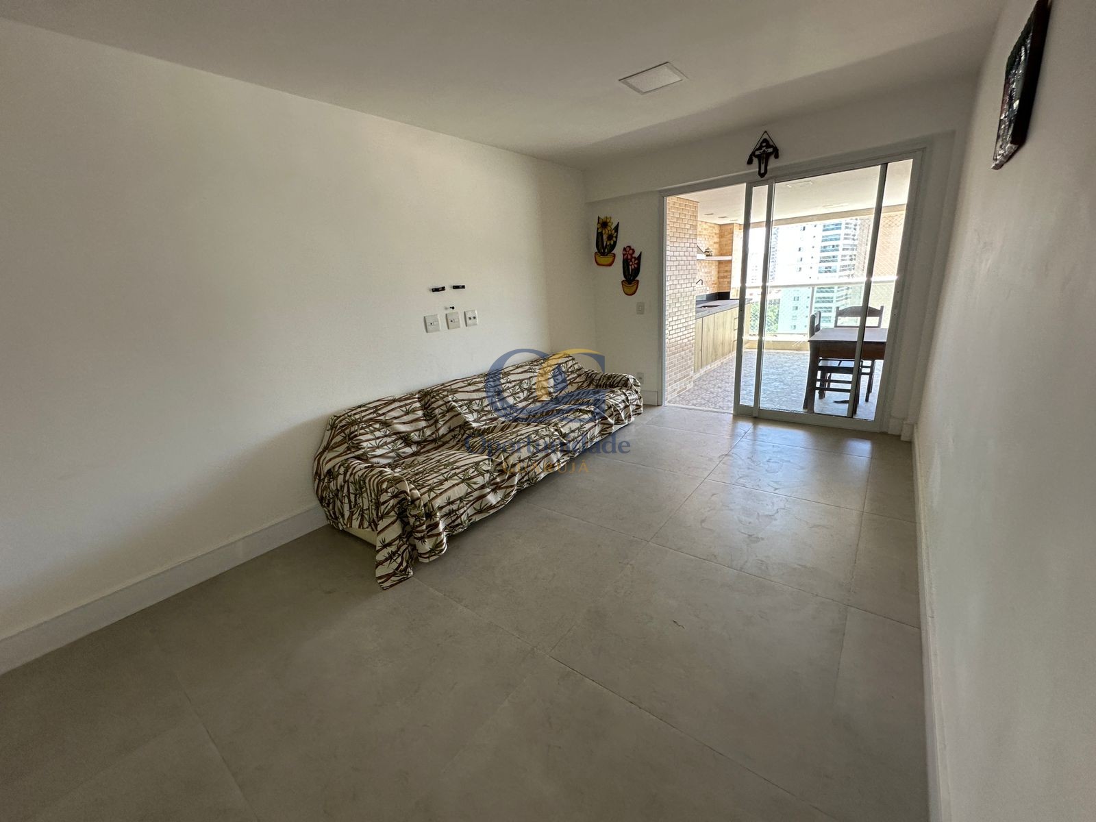 Apartamento na Praia das Astúrias, Guarujá - SP