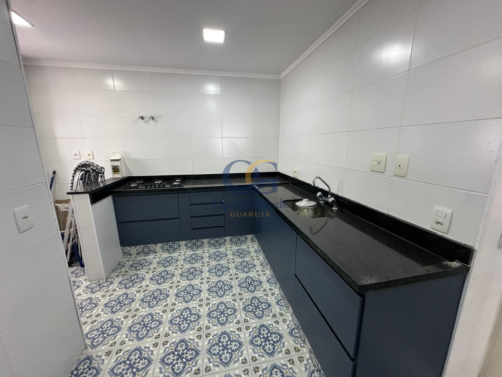 Apartamento na Praia das Astúrias, Guarujá - SP