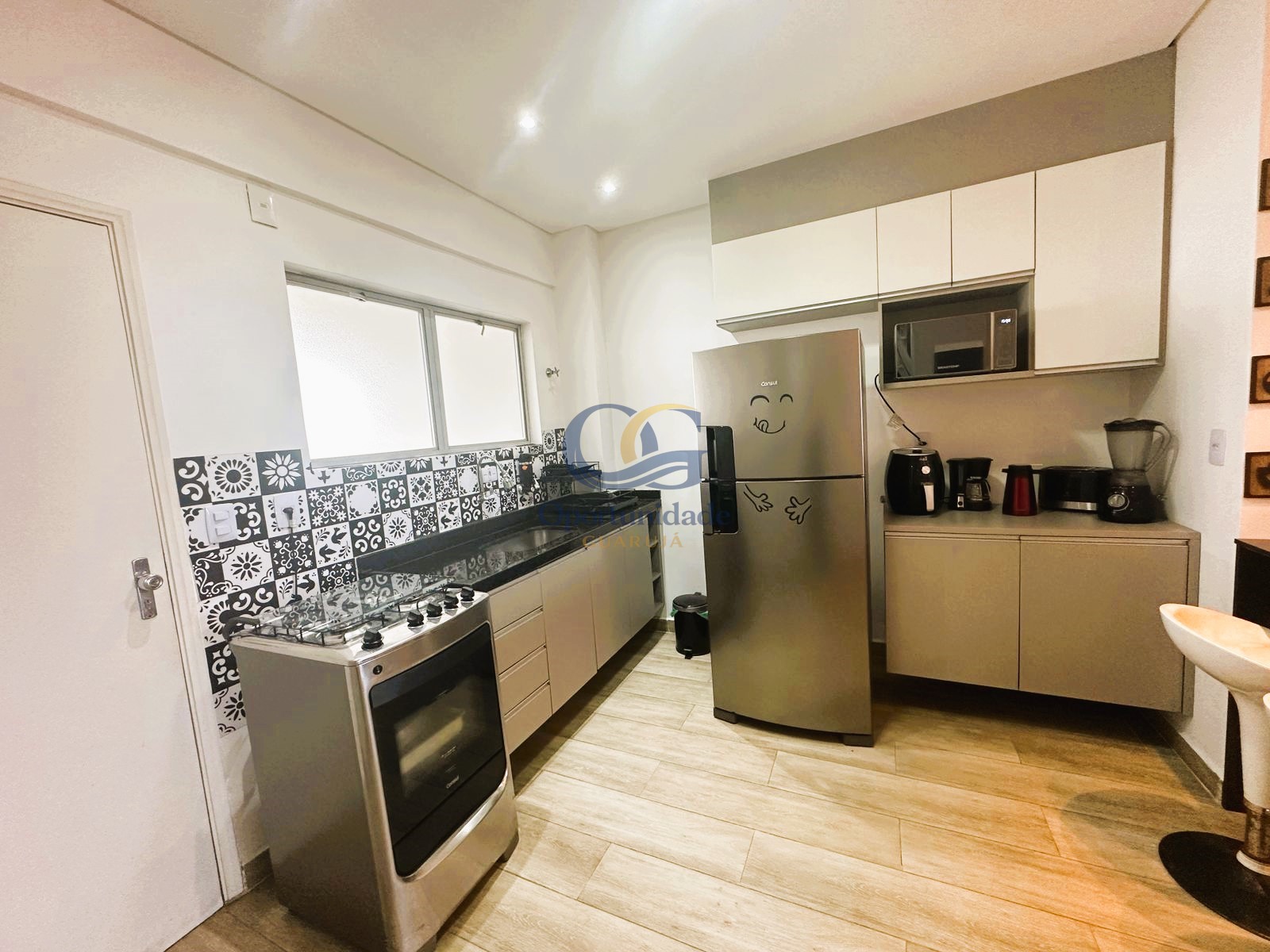 Apartamento na Praia das Pitangueiras, Guarujá - SP