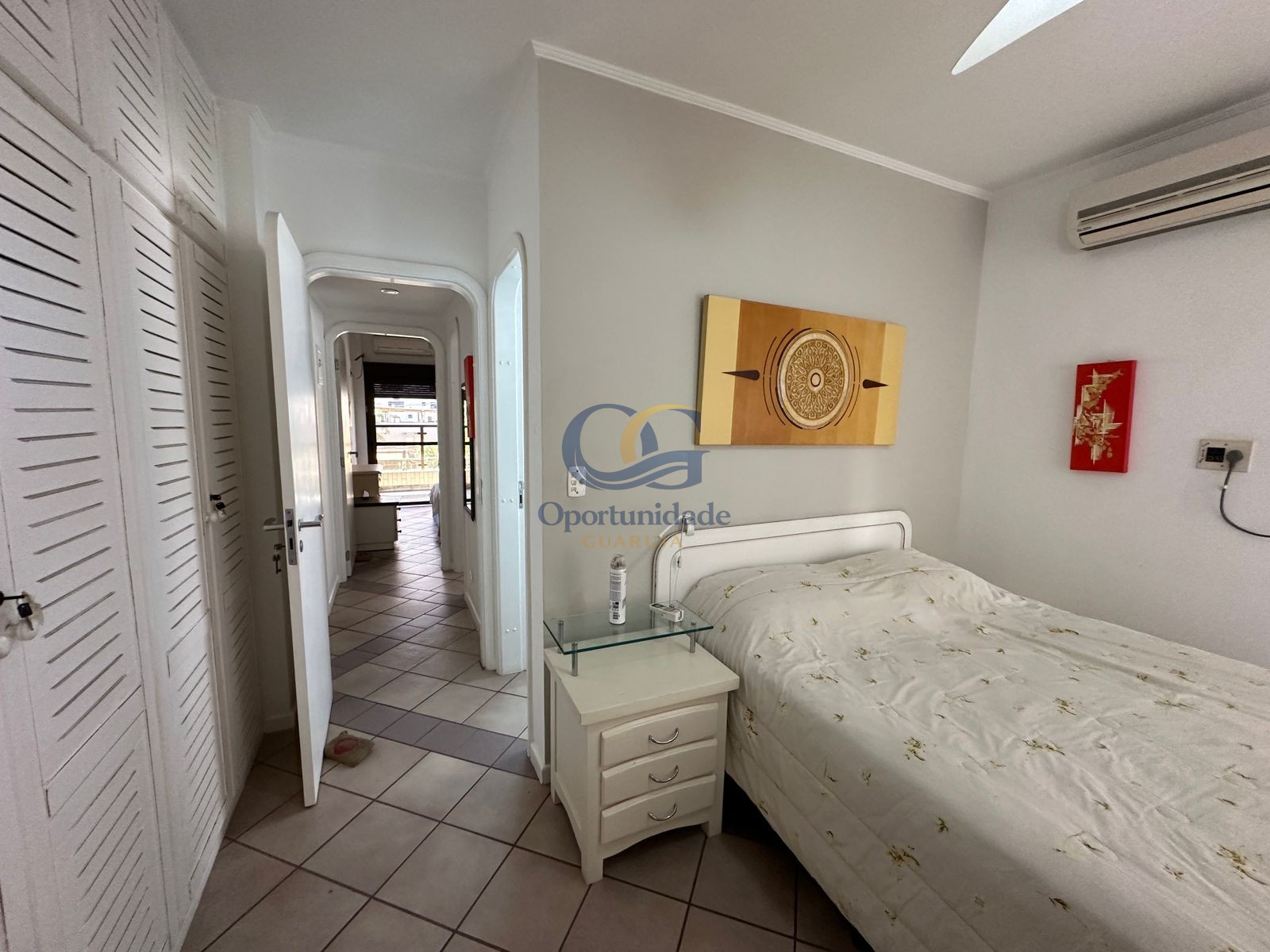 Apartamento na Praia das Pitangueiras, Guarujá - SP