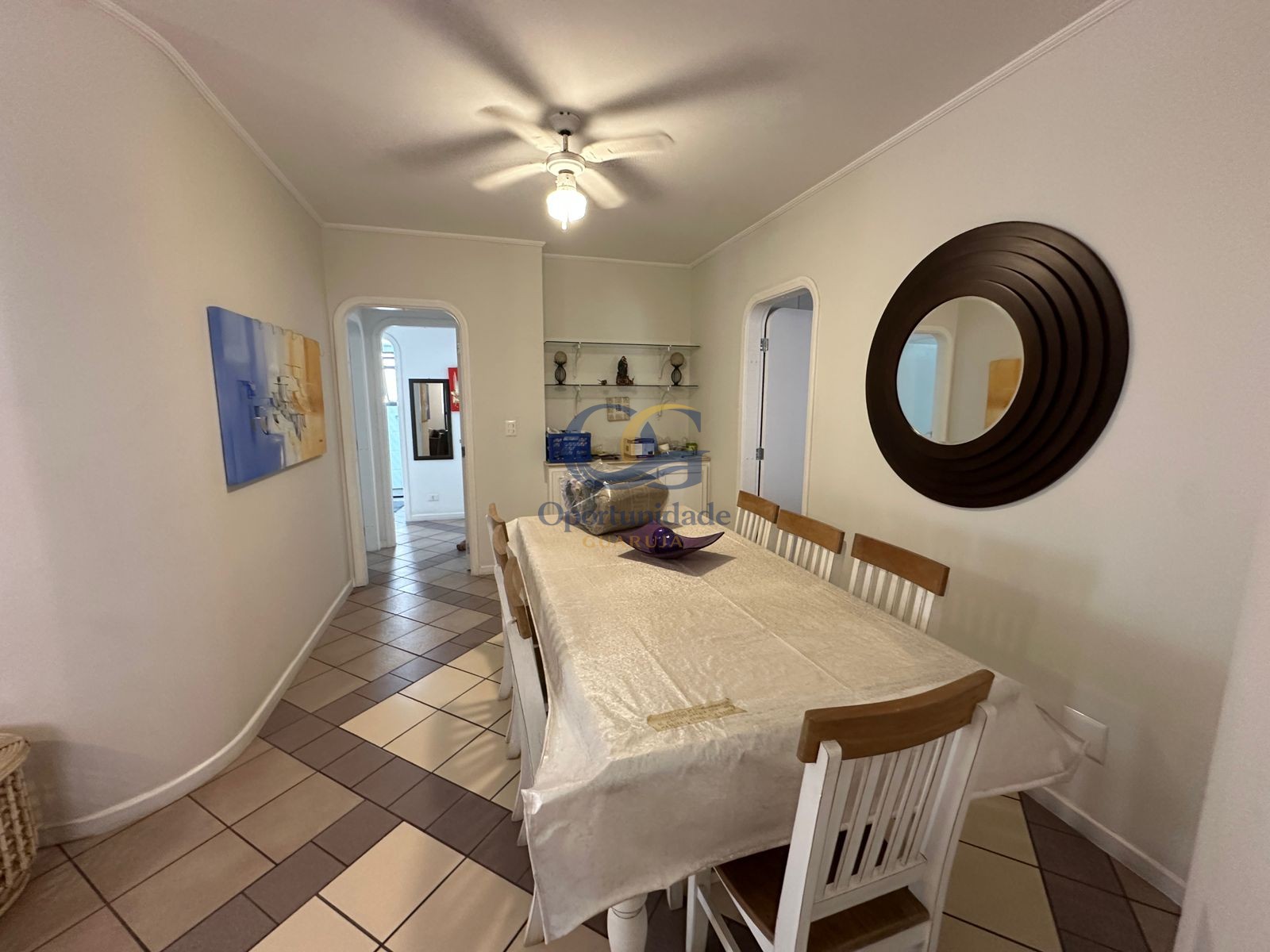 Apartamento na Praia das Pitangueiras, Guarujá - SP