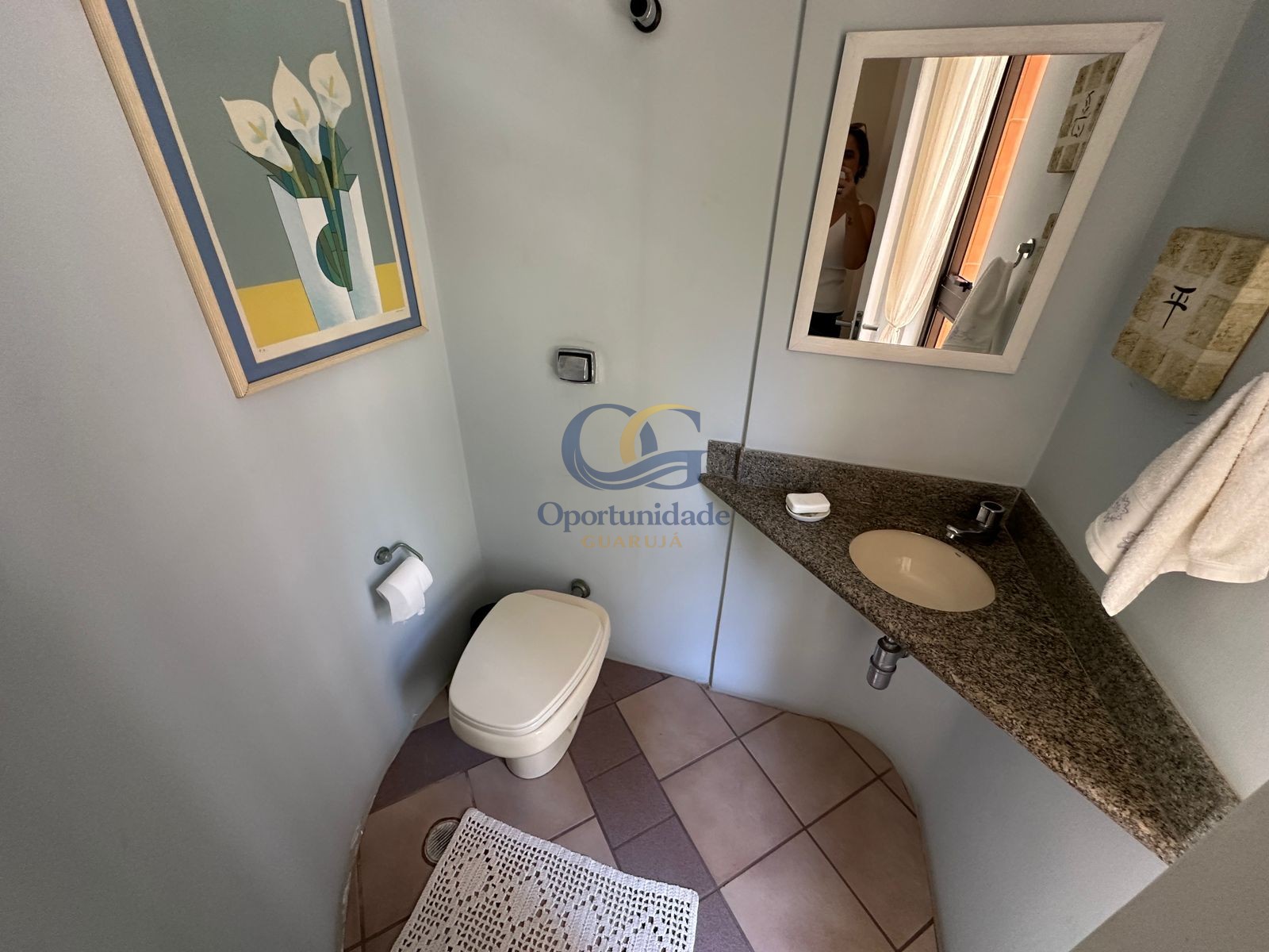 Apartamento na Praia das Pitangueiras, Guarujá - SP