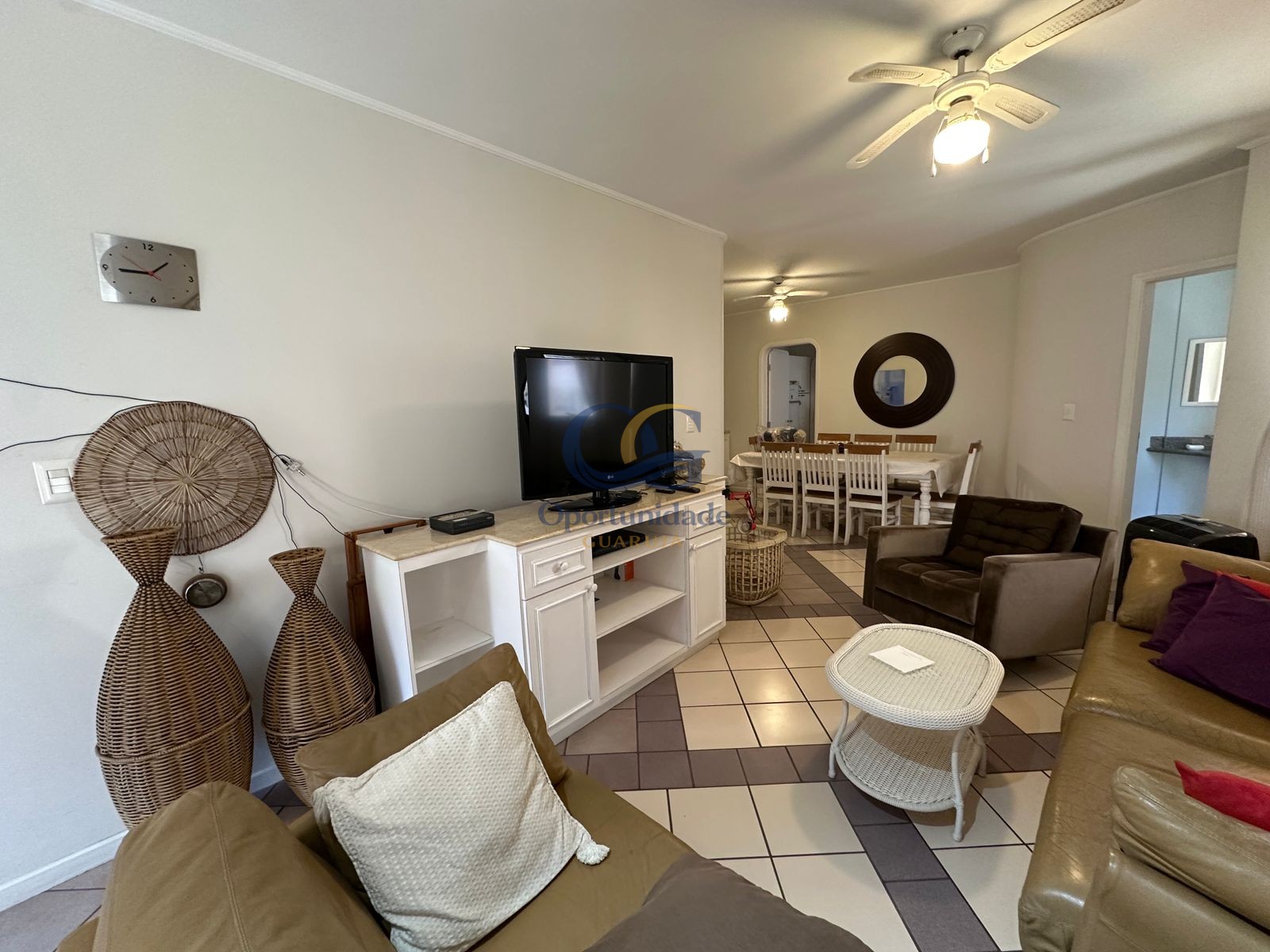 Apartamento na Praia das Pitangueiras, Guarujá - SP