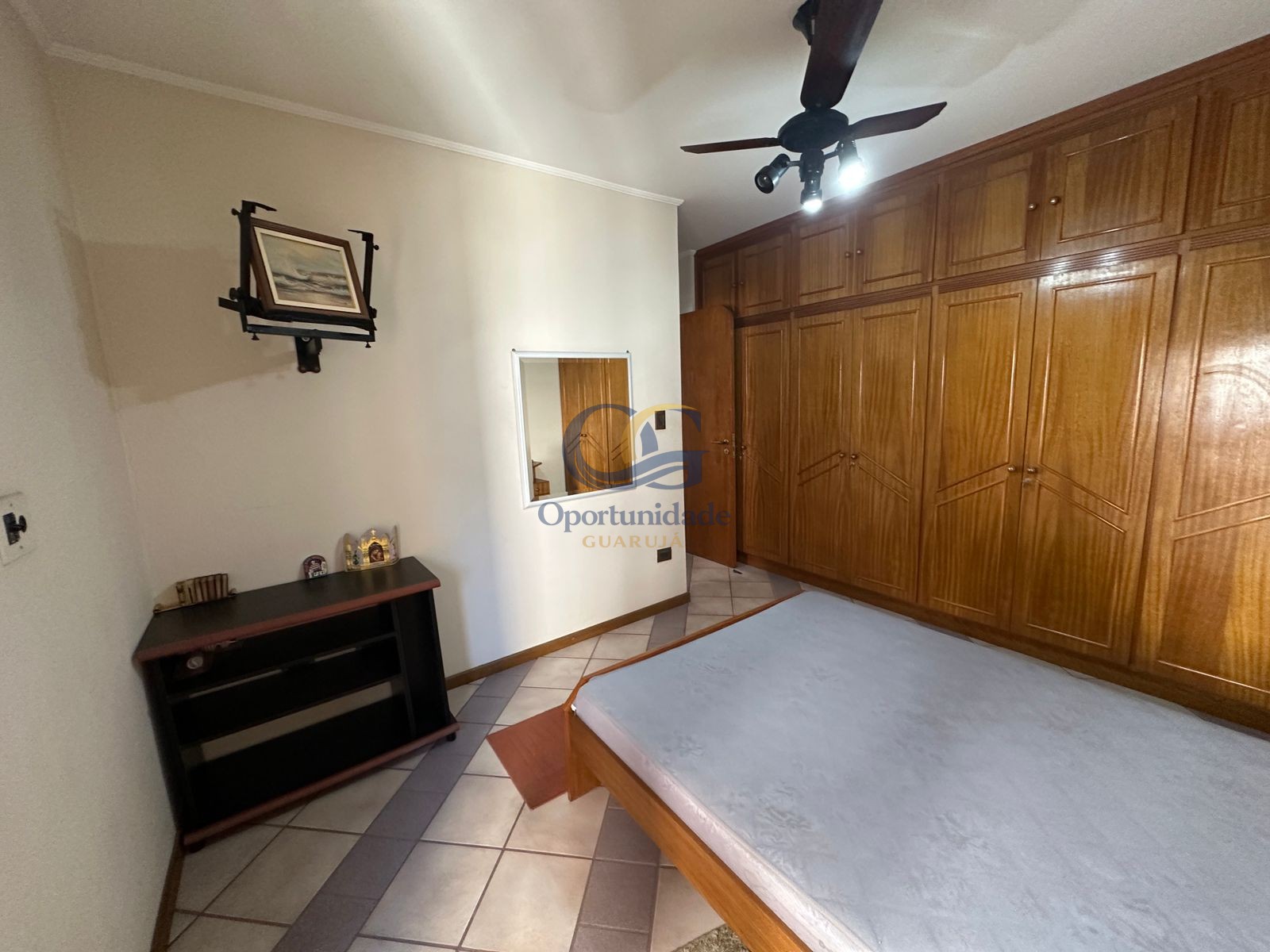 Apartamento na Praia das Pitangueiras, Guarujá - SP