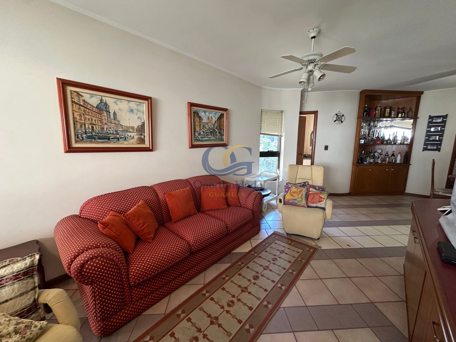 Apartamento na Praia das Pitangueiras, Guarujá - SP