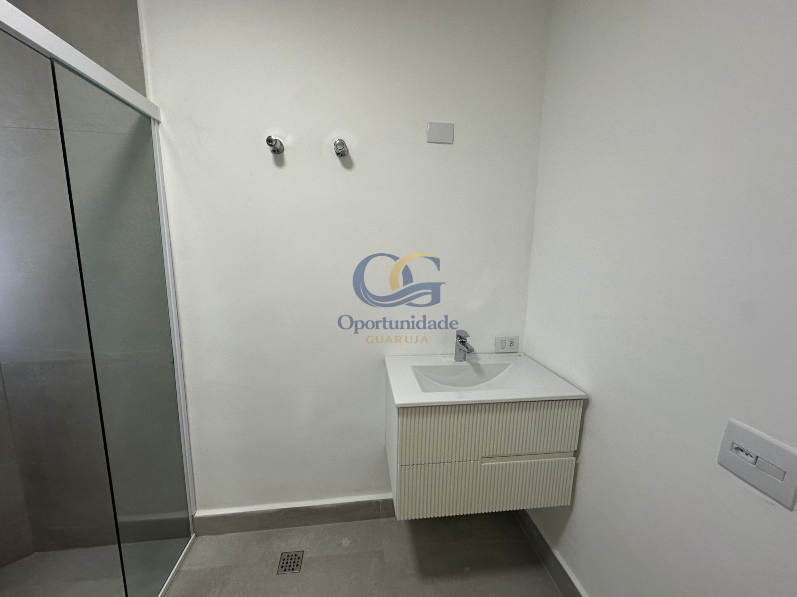 Apartamento Frente ao Mar nas Pitangueiras, Guarujá - SP