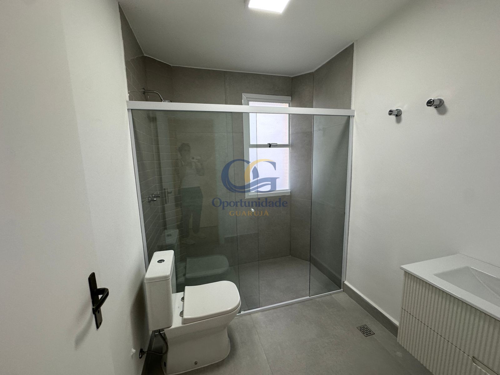 Apartamento Frente ao Mar nas Pitangueiras, Guarujá - SP
