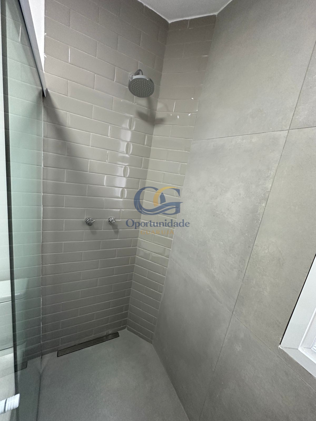 Apartamento Frente ao Mar nas Pitangueiras, Guarujá - SP