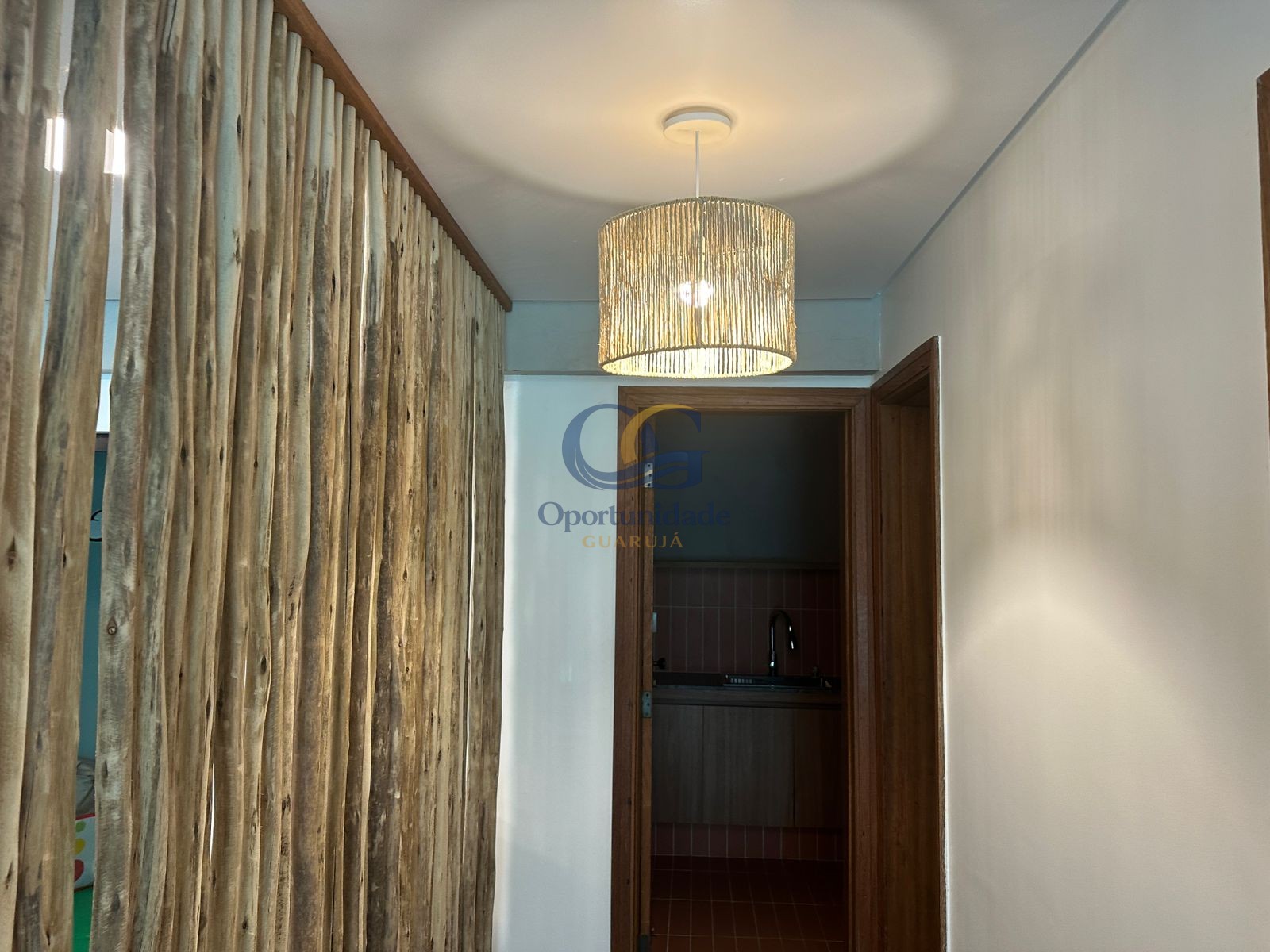 Apartamento na Praia das Pitangueiras, Guarujá - SP