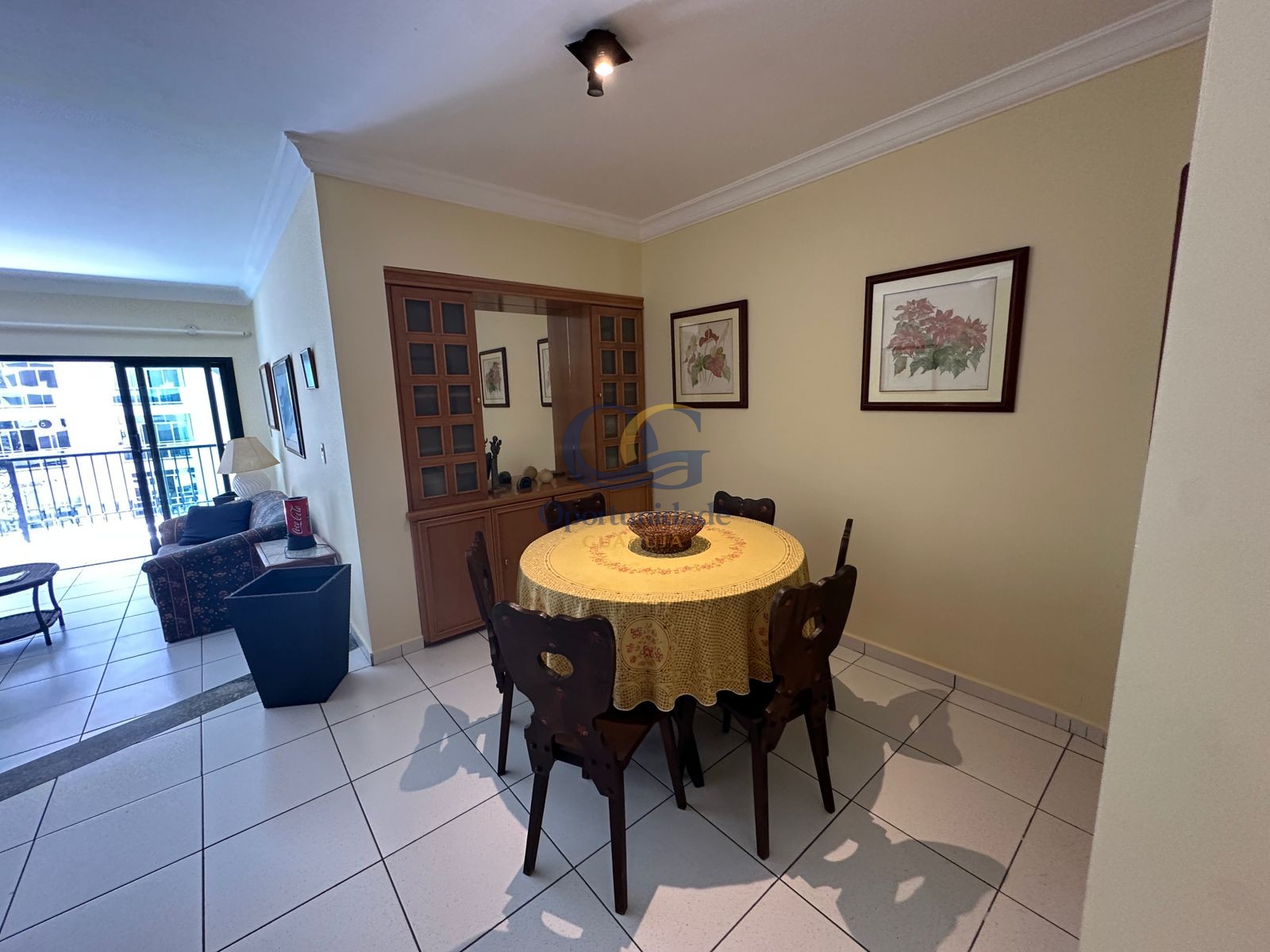 Apartamento na Praia das Pitangueiras, Guarujá - SP