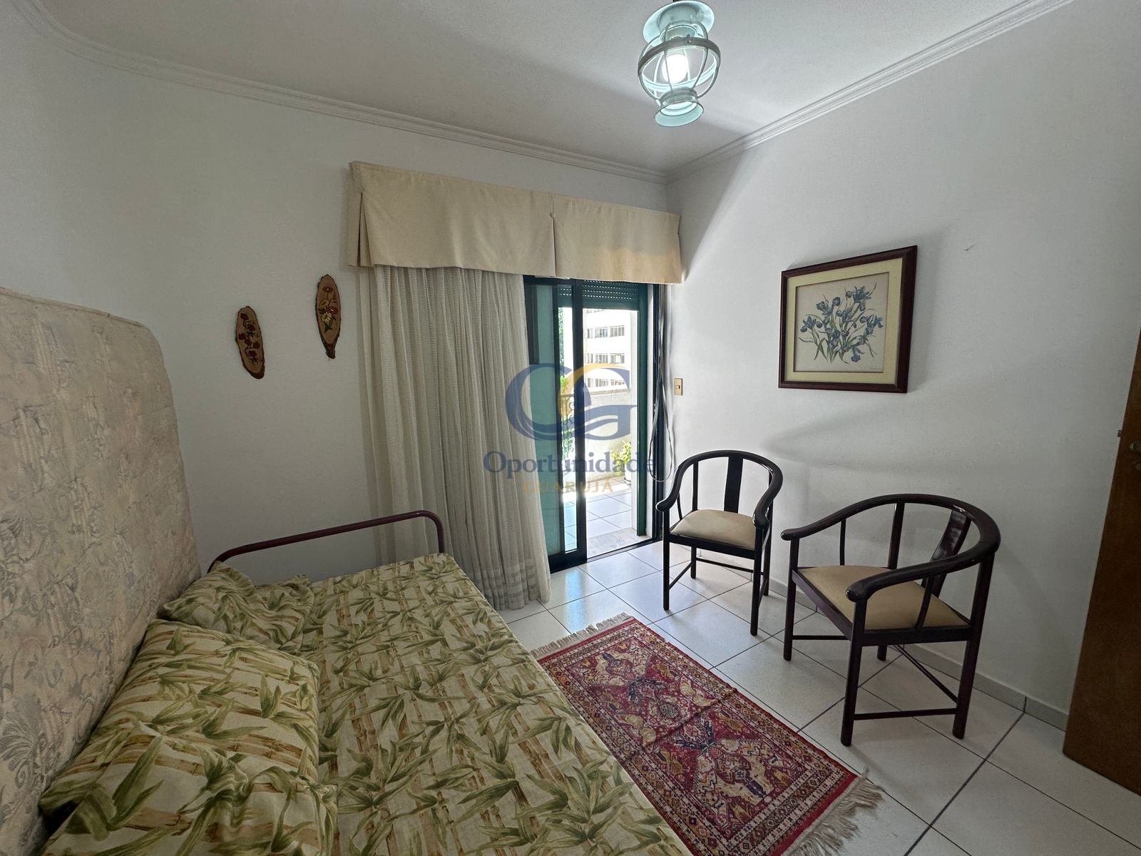 Apartamento na Praia das Pitangueiras, Guarujá - SP