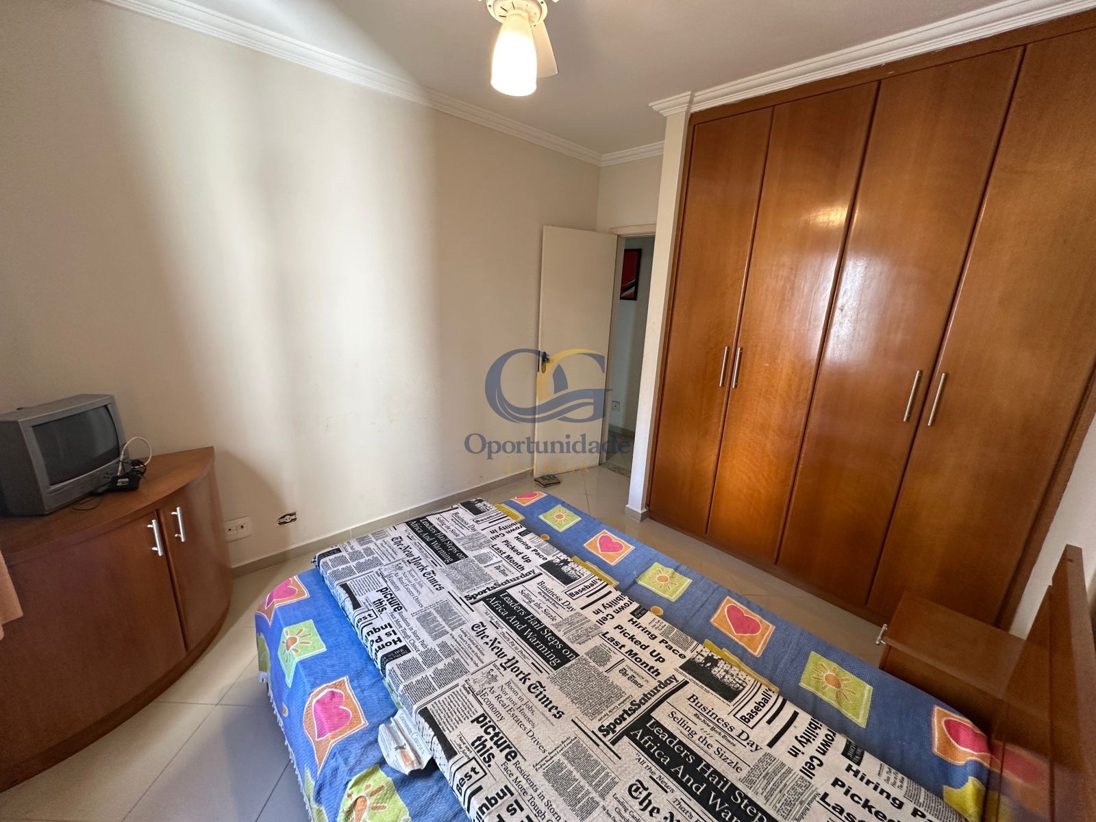 Apartamento na Praia das Pitangueiras, Guarujá - SP