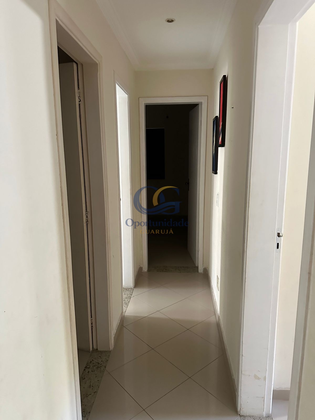 Apartamento na Praia das Pitangueiras, Guarujá - SP