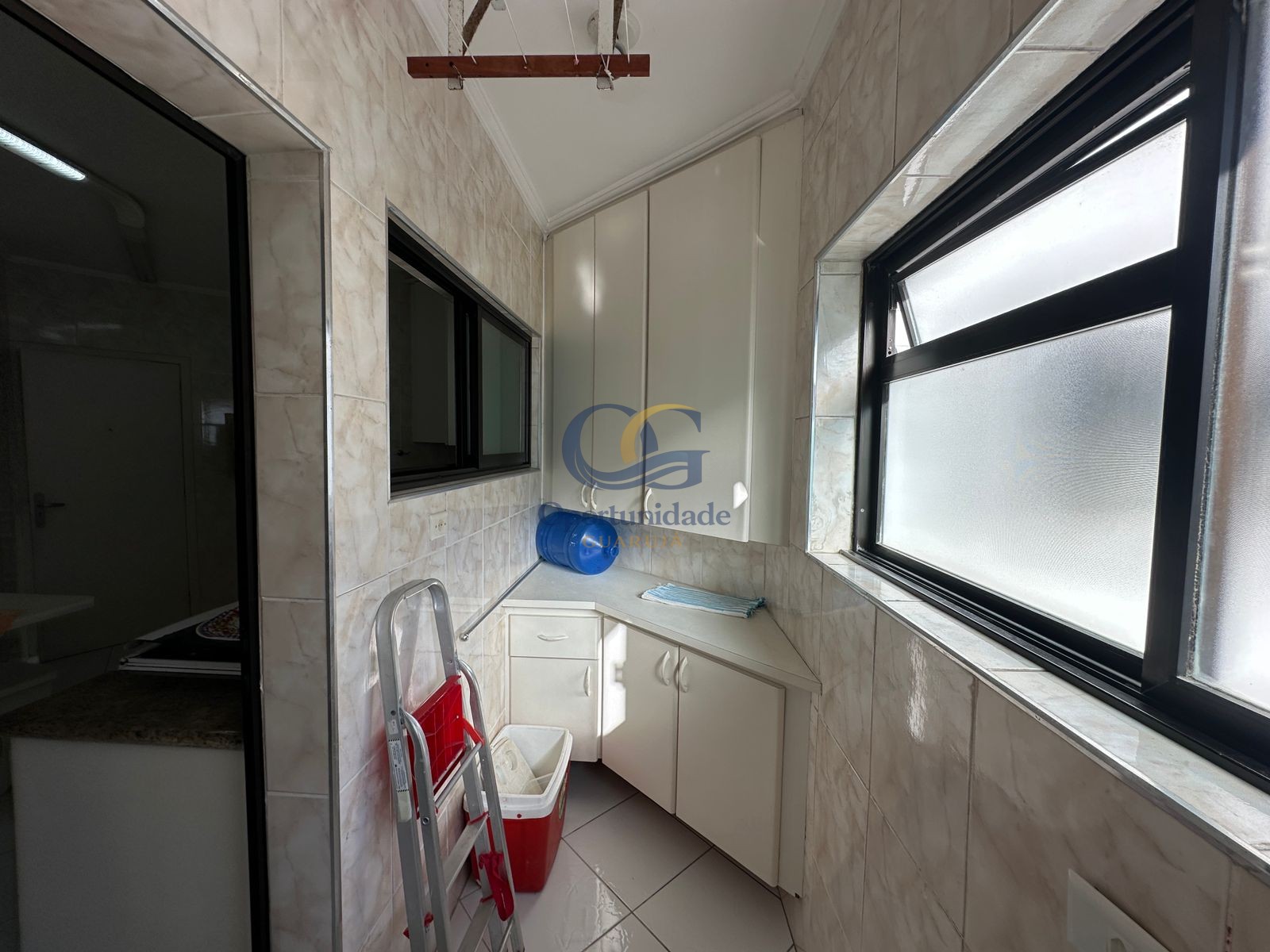 Apartamento na Praia das Pitangueiras, Guarujá - SP