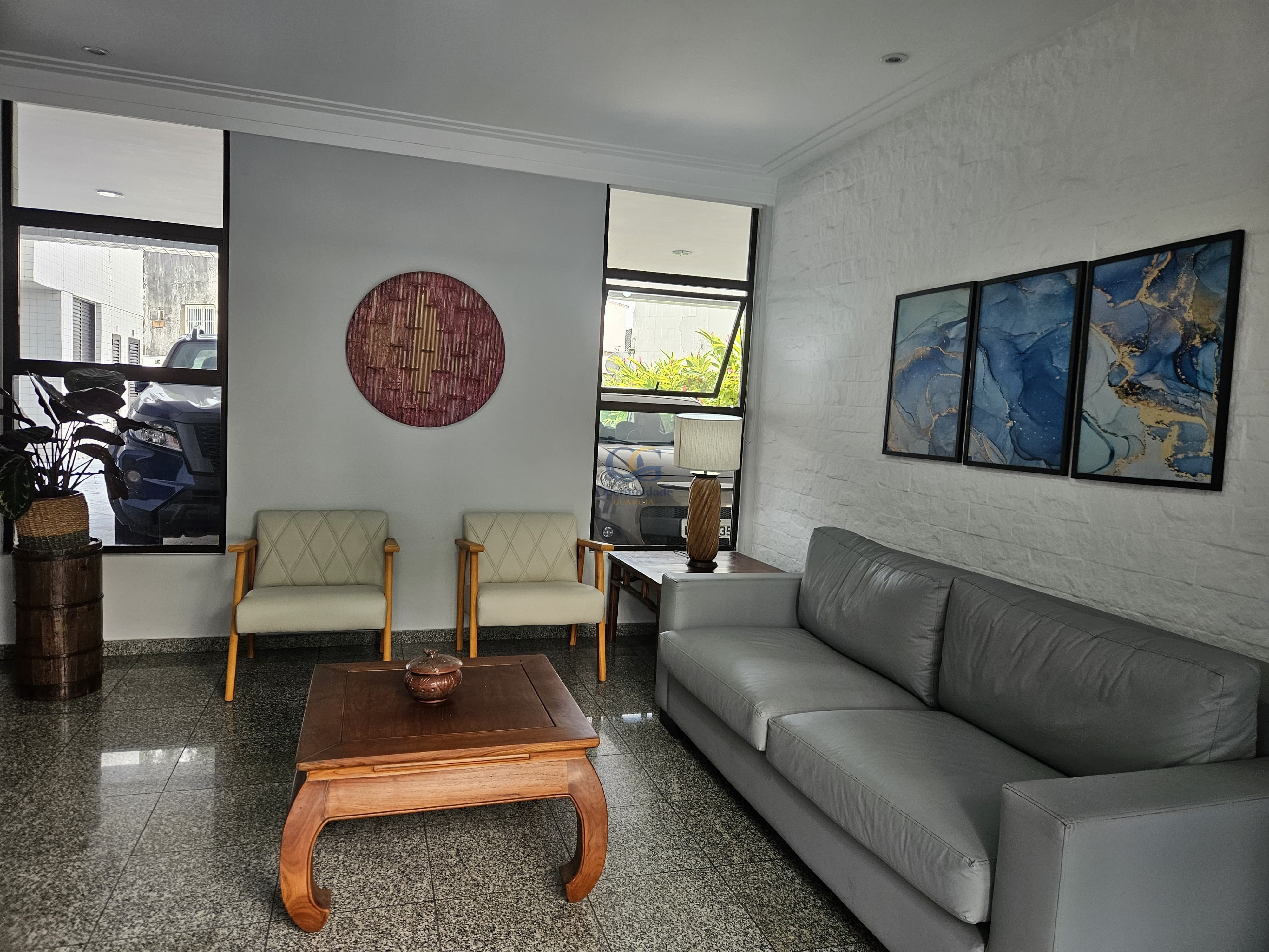 Apartamento na Praia das Pitangueiras, Guarujá - SP