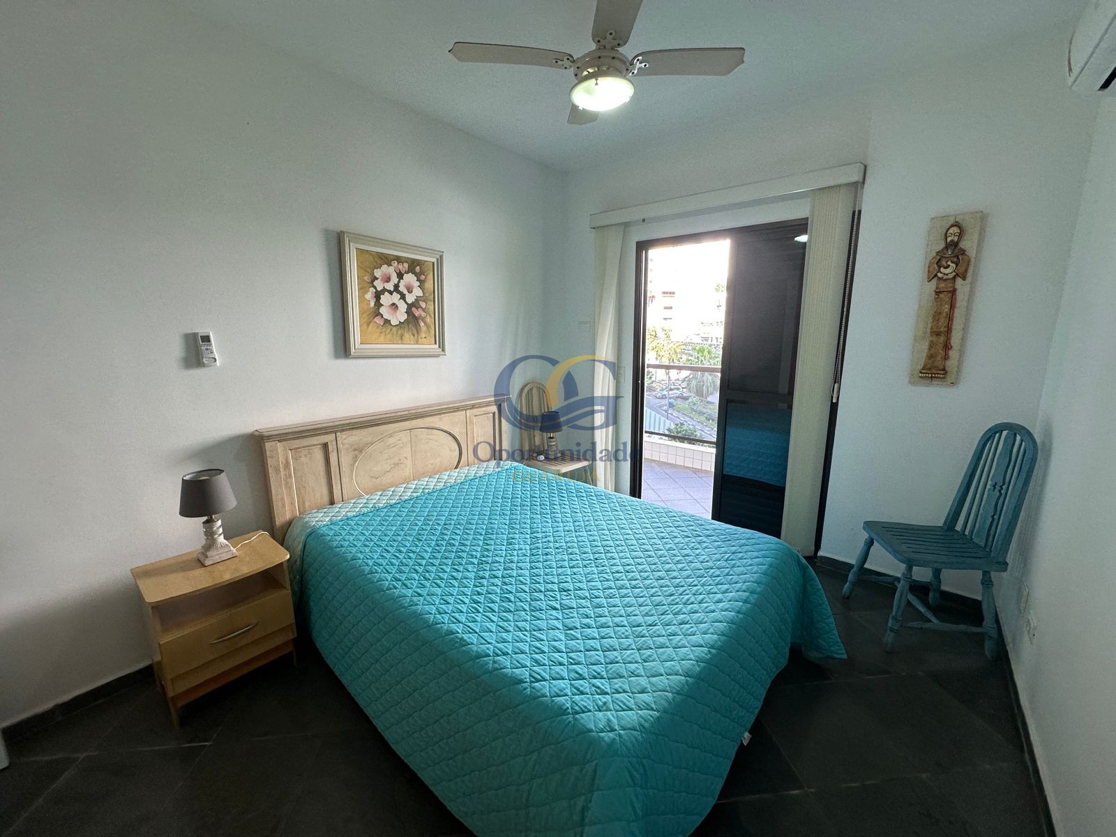 Apartamento na Praia das Pitangueiras, Guarujá - SP