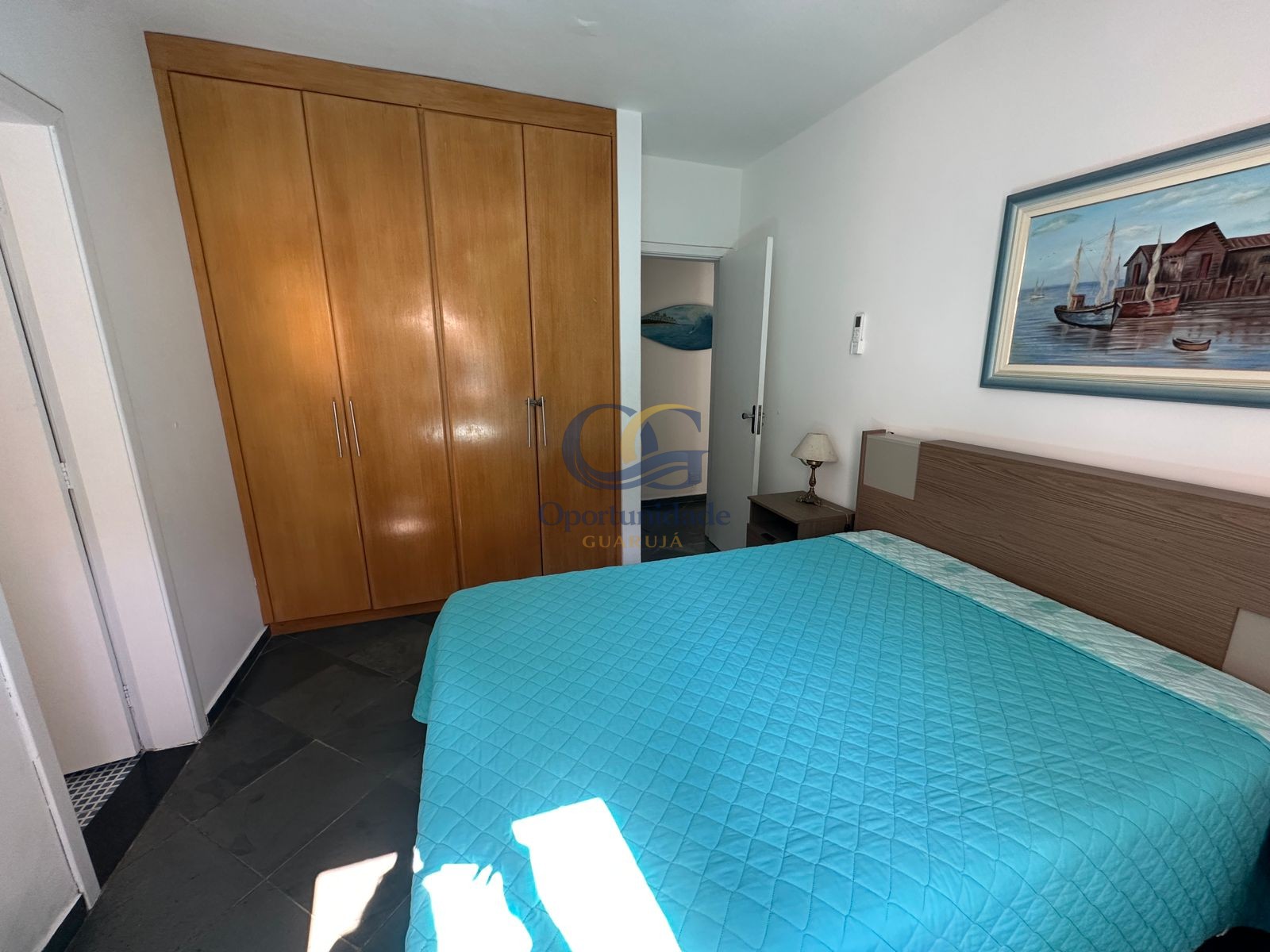 Apartamento na Praia das Pitangueiras, Guarujá - SP