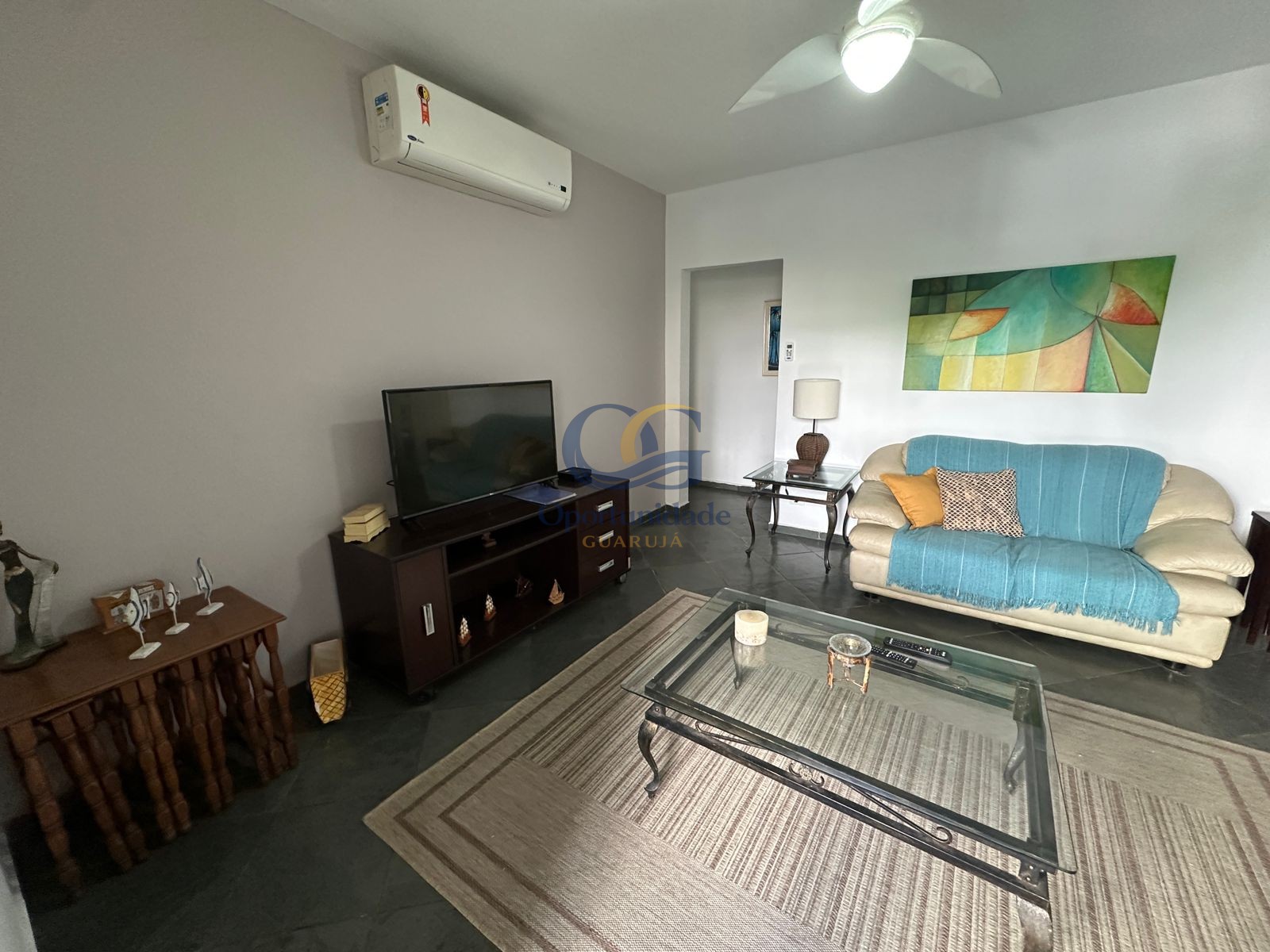 Apartamento na Praia das Pitangueiras, Guarujá - SP