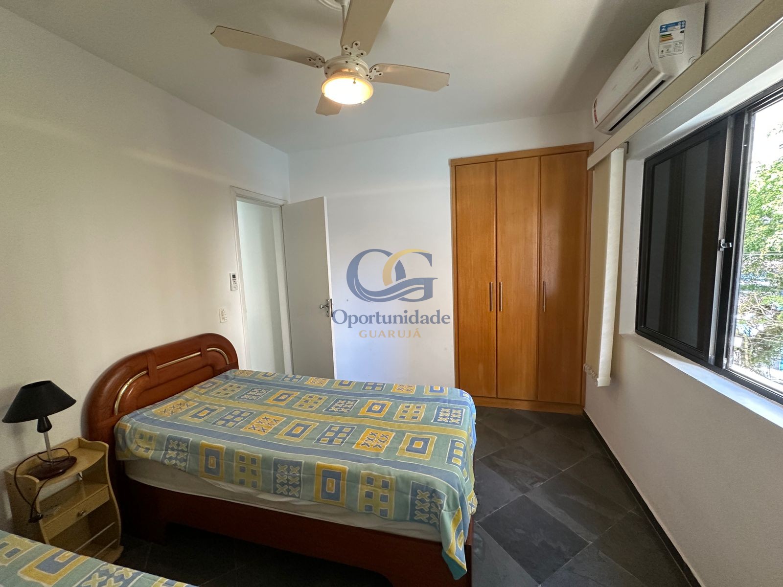 Apartamento na Praia das Pitangueiras, Guarujá - SP