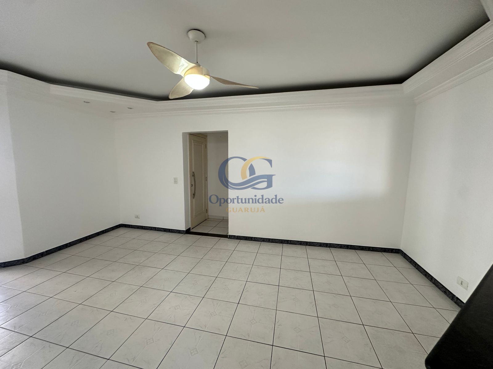 Apartamento na Praia das Pitangueiras, Guarujá - SP