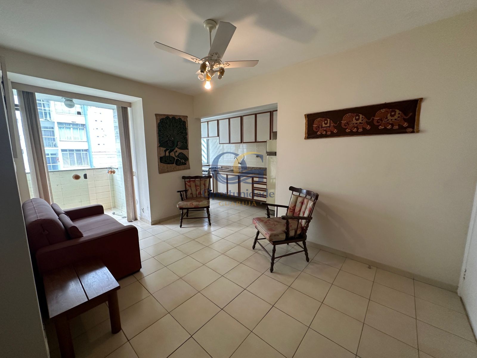 Apartamento na Praia das Pitangueiras, Guarujá - SP