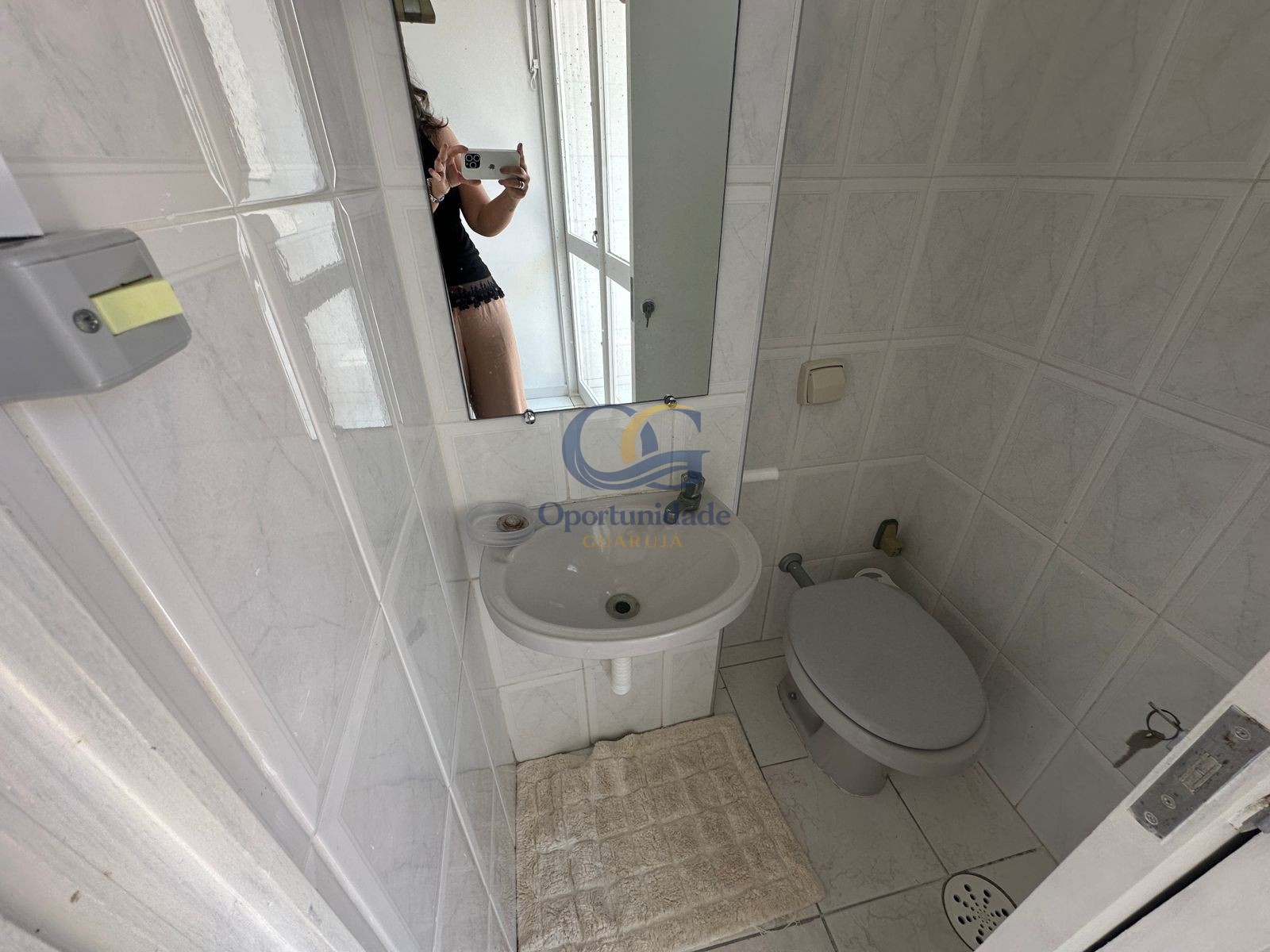 Apartamento na Praia das Pitangueiras, Guarujá - SP