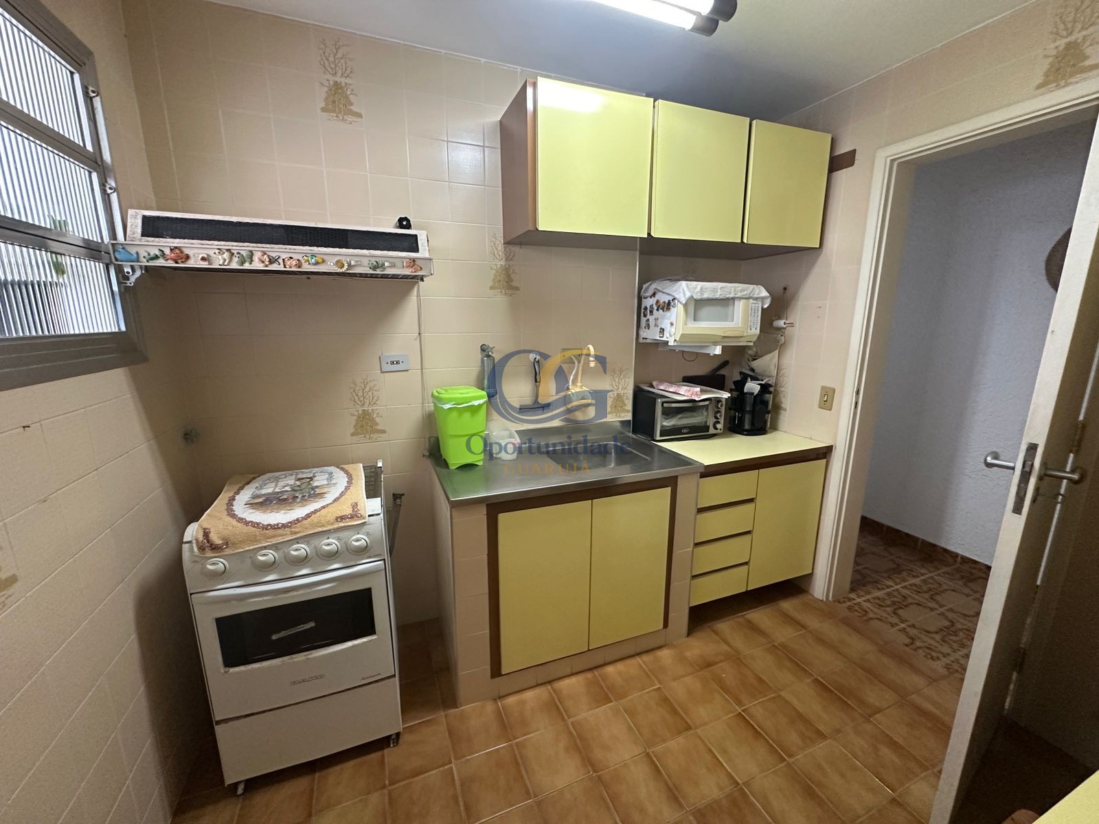 Apartamento na Praia das Pitangueiras, Guarujá - SP